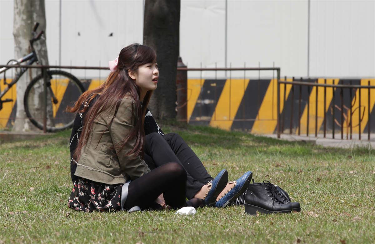 No277 校园女孩黑丝足，带给你真正的校园风情