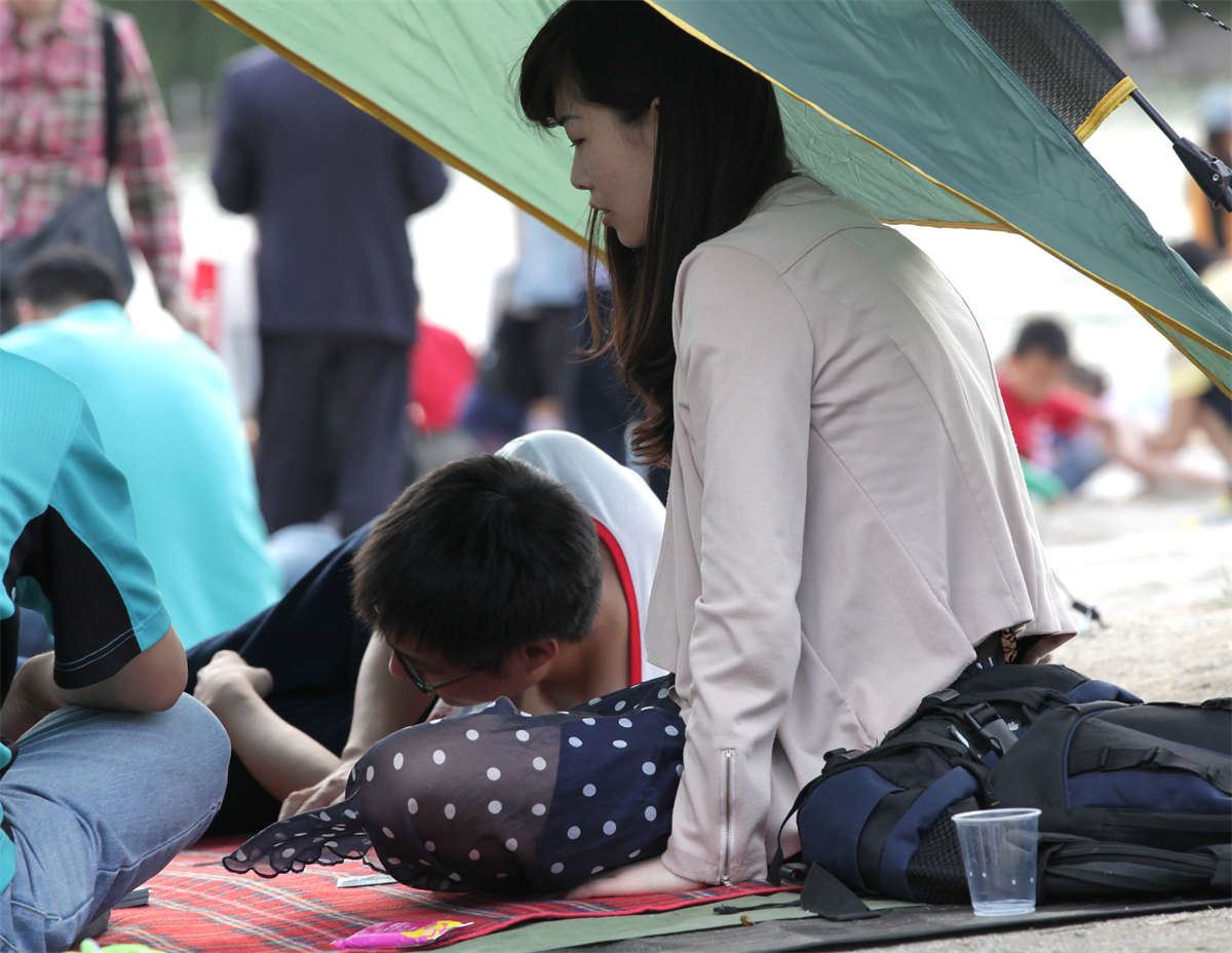 No1330 高挑气质女孩，脚也露得颇为冷艳