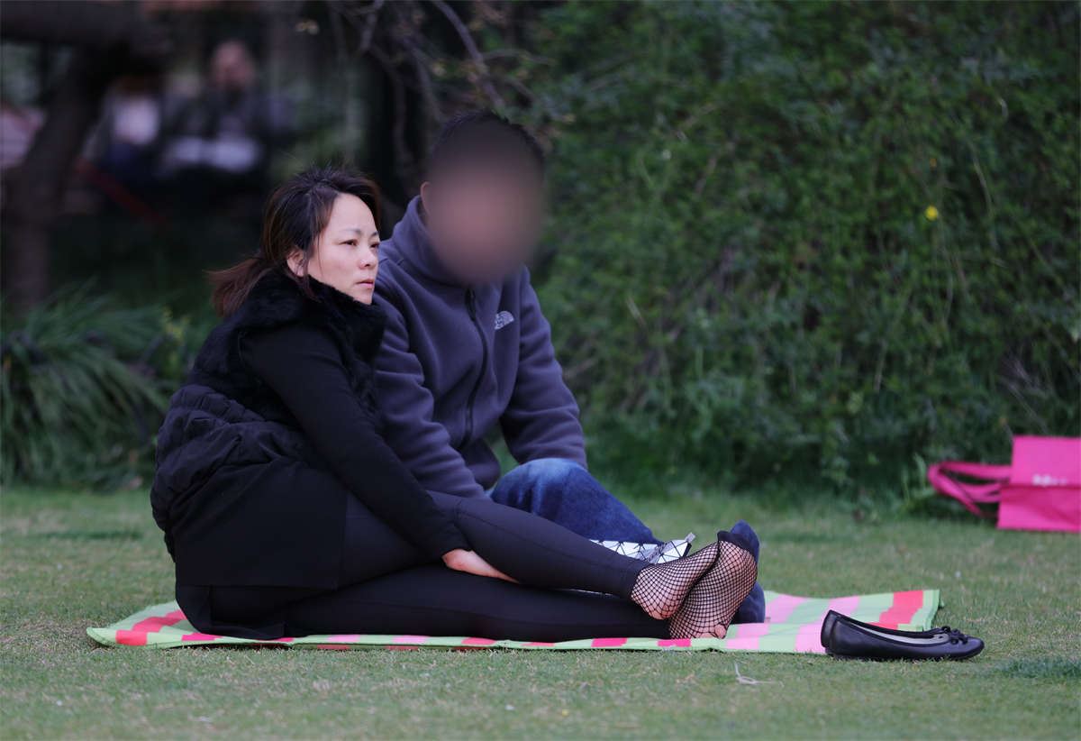 No1333 黑网今年流行之后，看看穿在熟女脚上的感觉