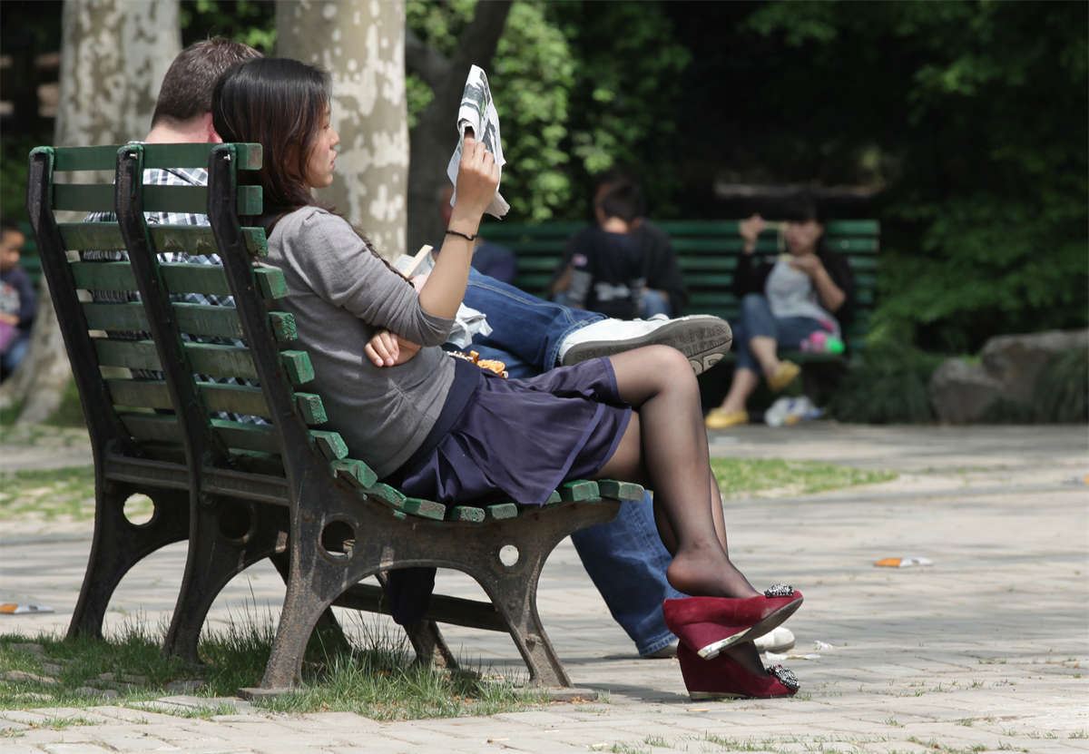 No1417 诱惑黑丝，脚露的不多，但勾人心魄