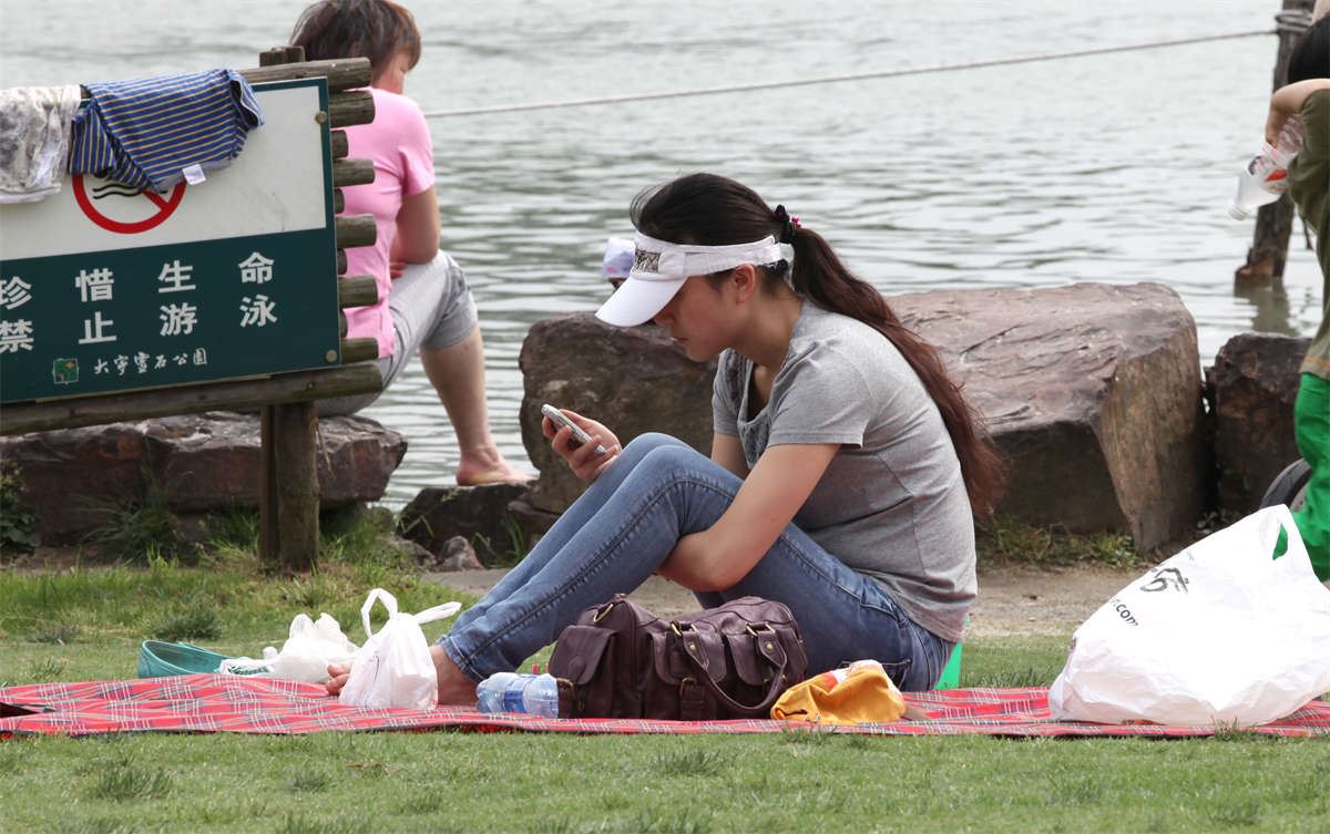 No1469 清秀少妇的玉足全貌