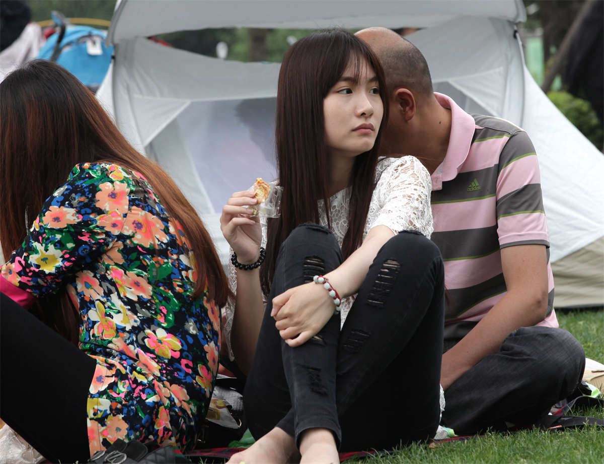 No135 长发清纯美少女的一双大白脚