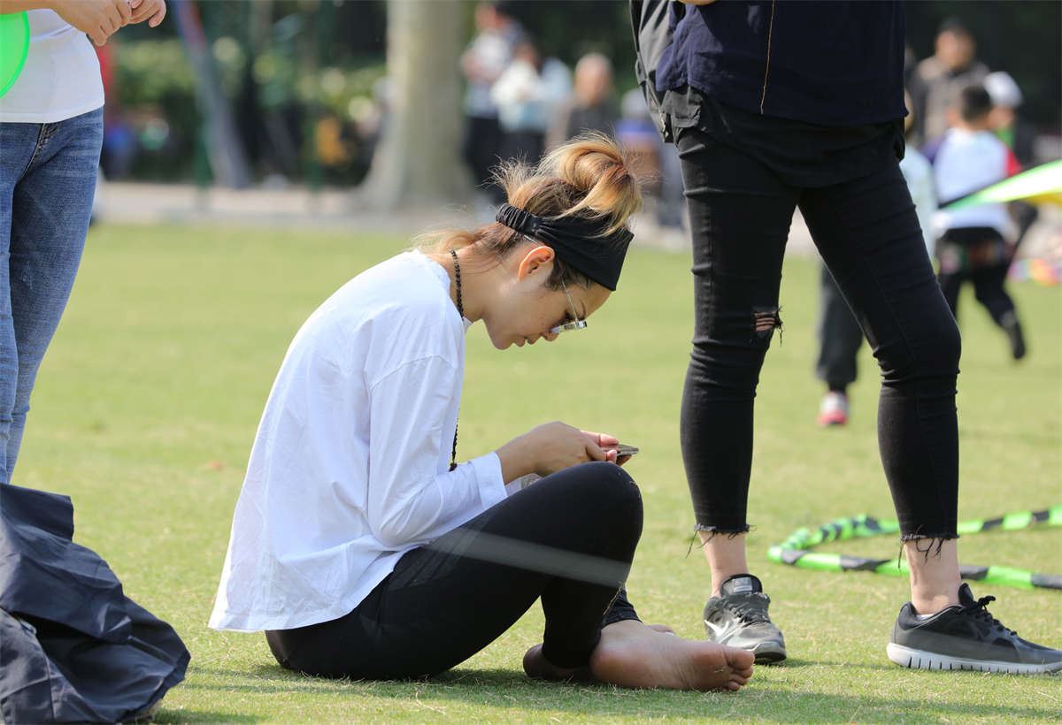 No1665 女人味爆棚的美少妇，玉足精美细滑像是未经深度开发 第1套