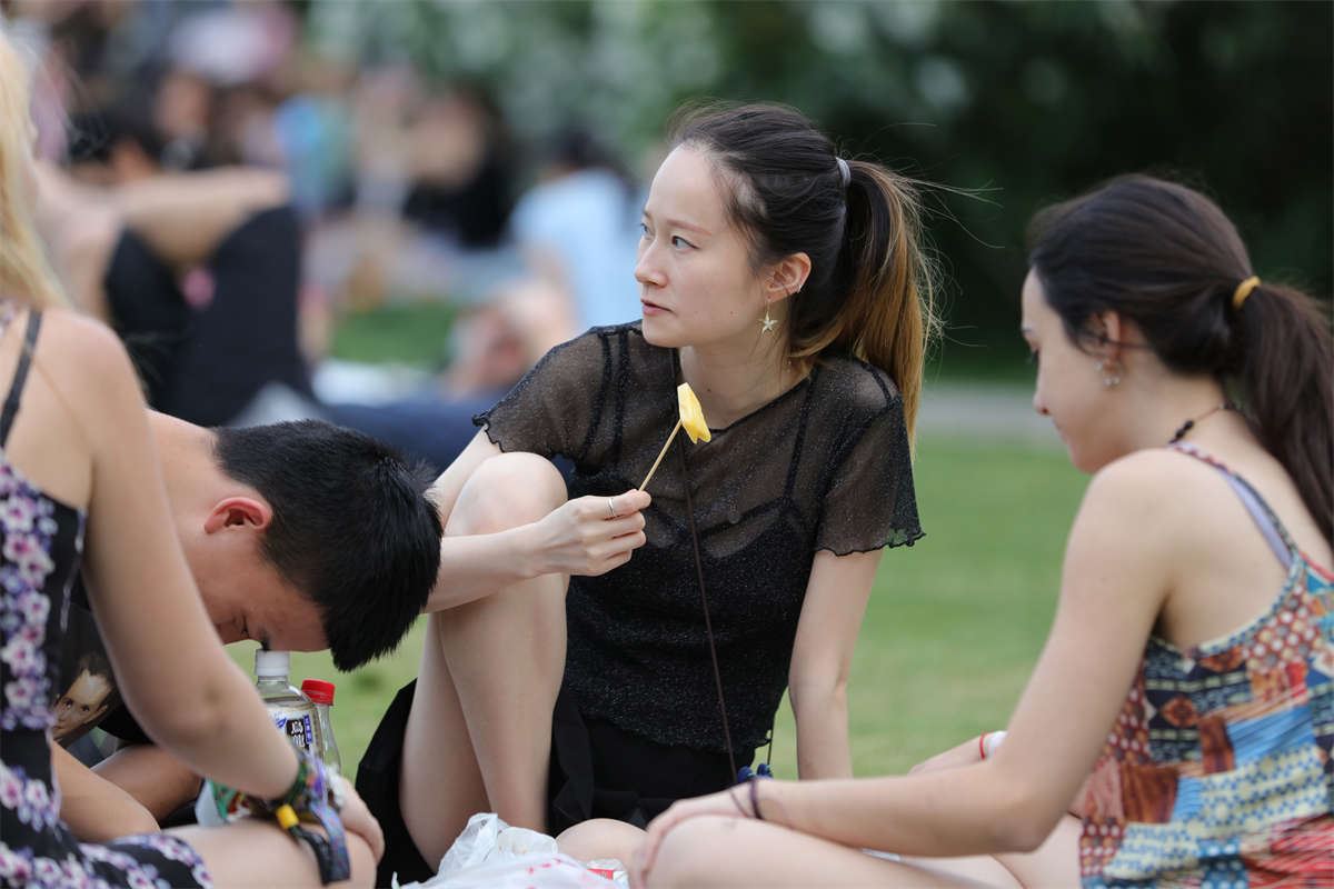 No1748 喜欢看清瘦美女的，这个雪肌女孩肯定对味