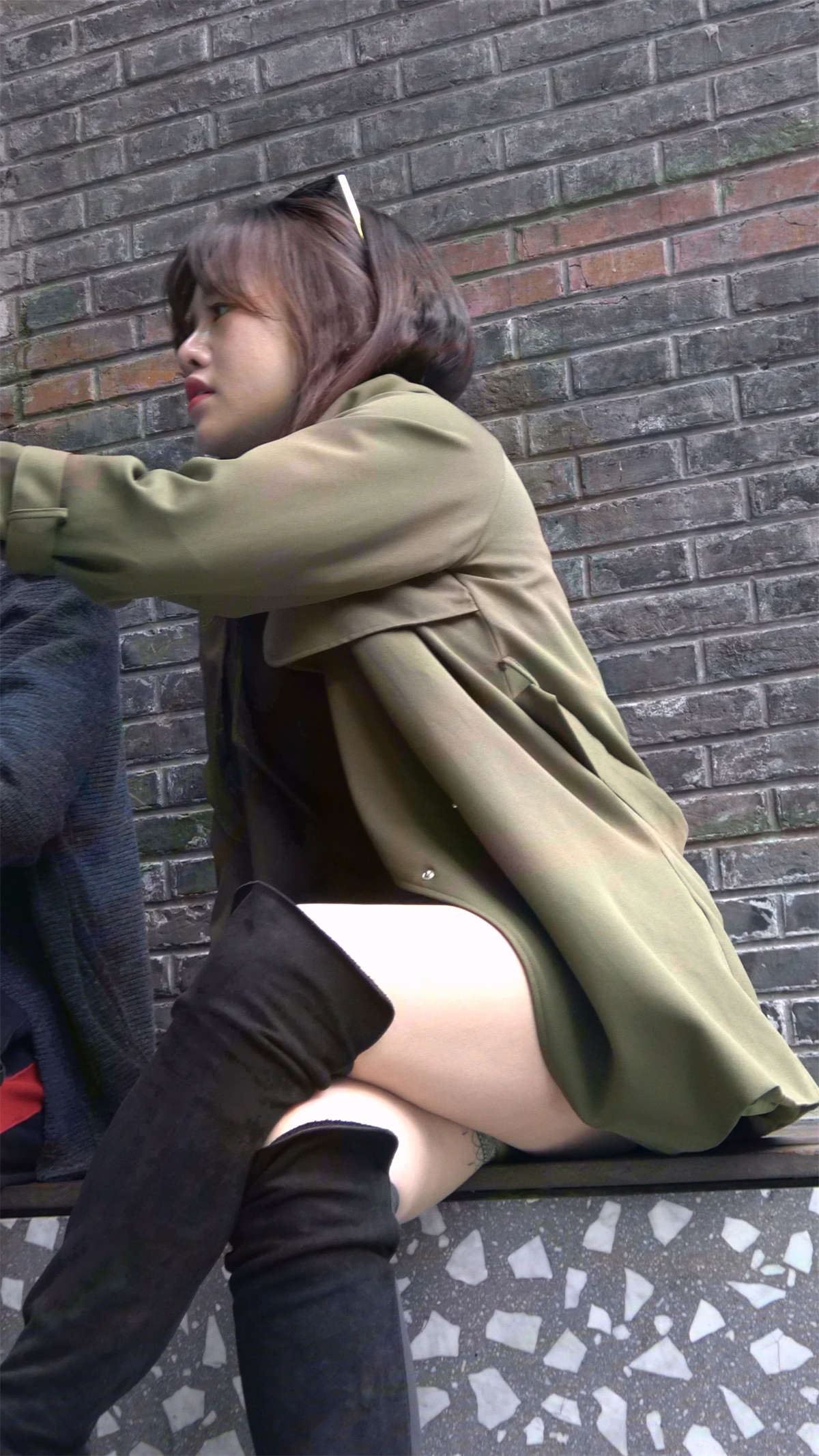 长靴风衣皮裙美腿美女