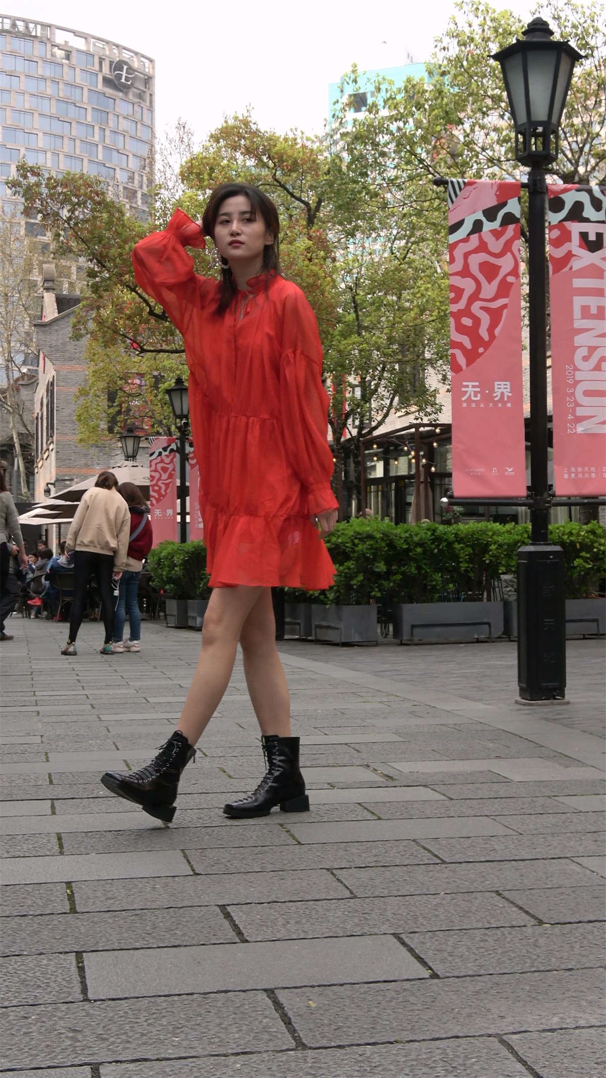 美丽气质红裙美女
