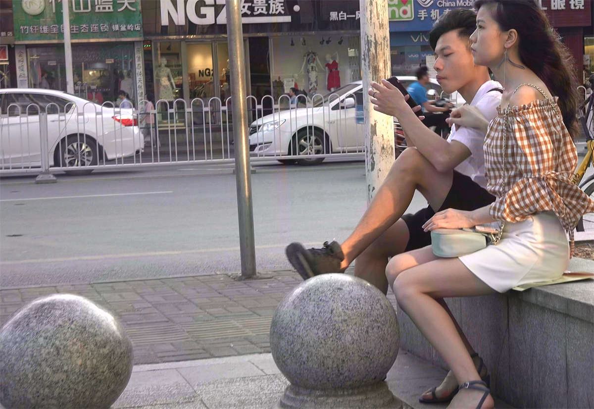 白嫩美足凉高跟美腿小姐姐