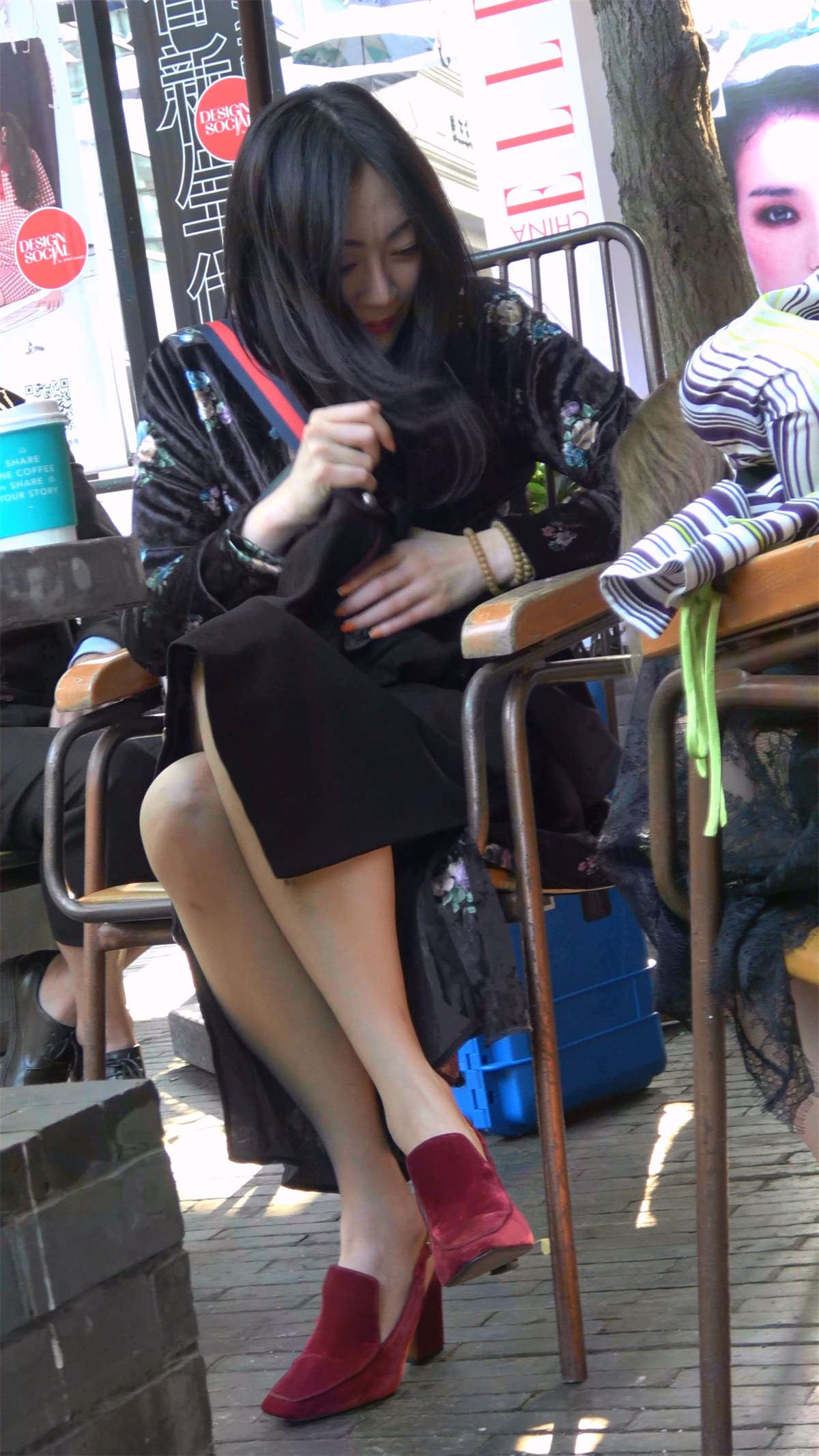 身材超级棒的两位御姐型美女