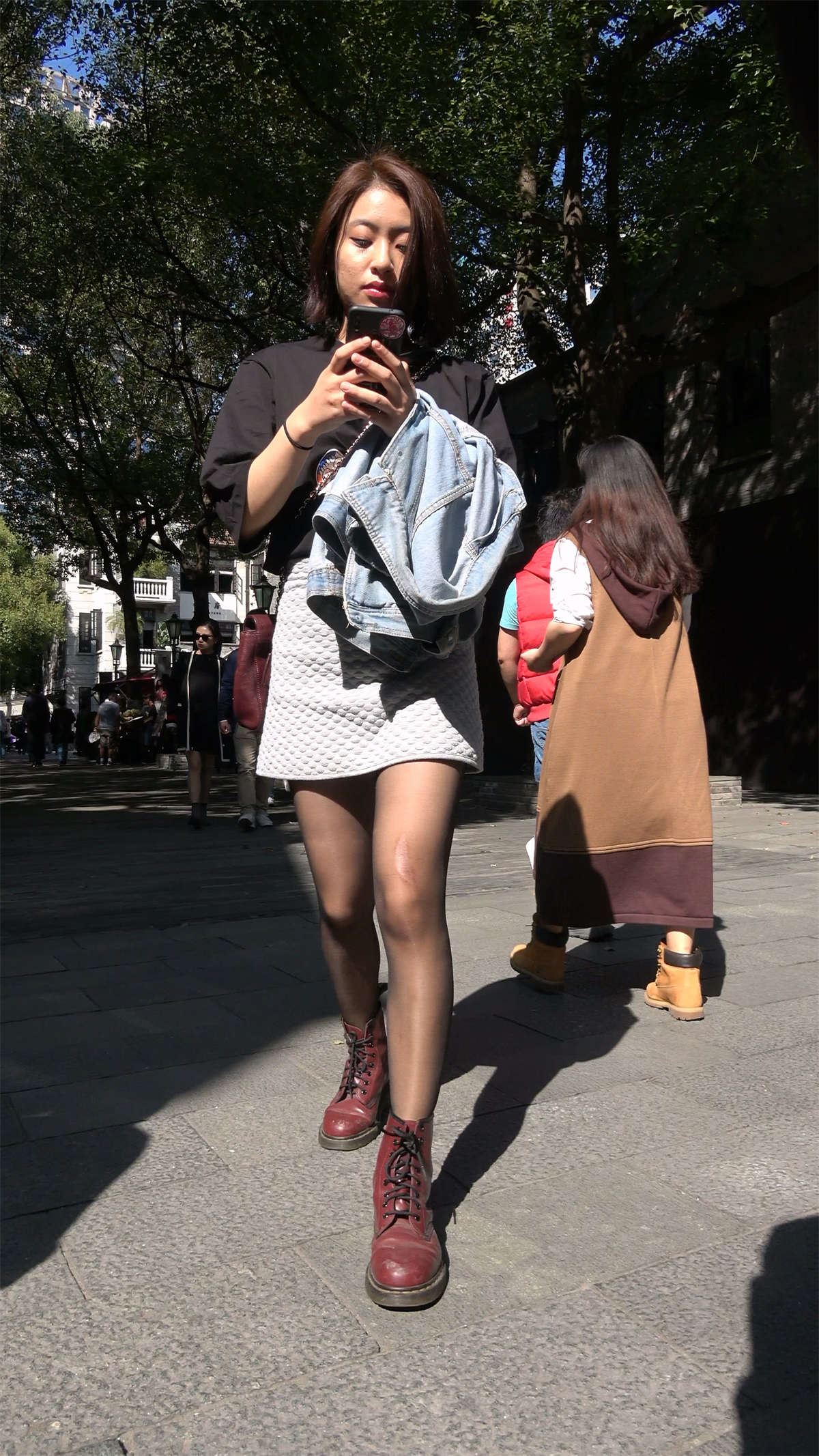 黑丝大头皮鞋黑衣服MM