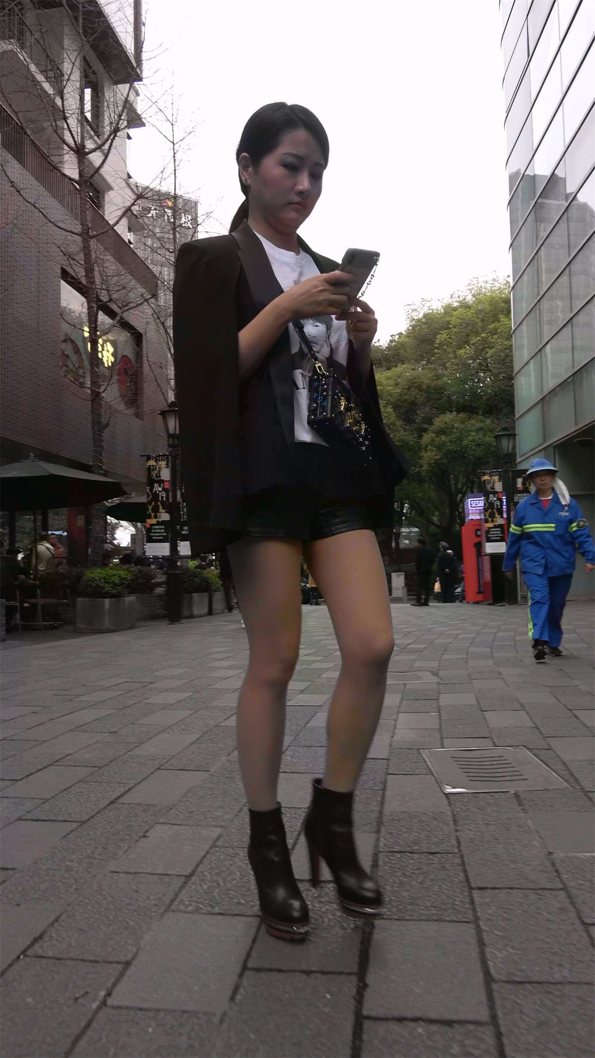 黑色小西装丝袜美女