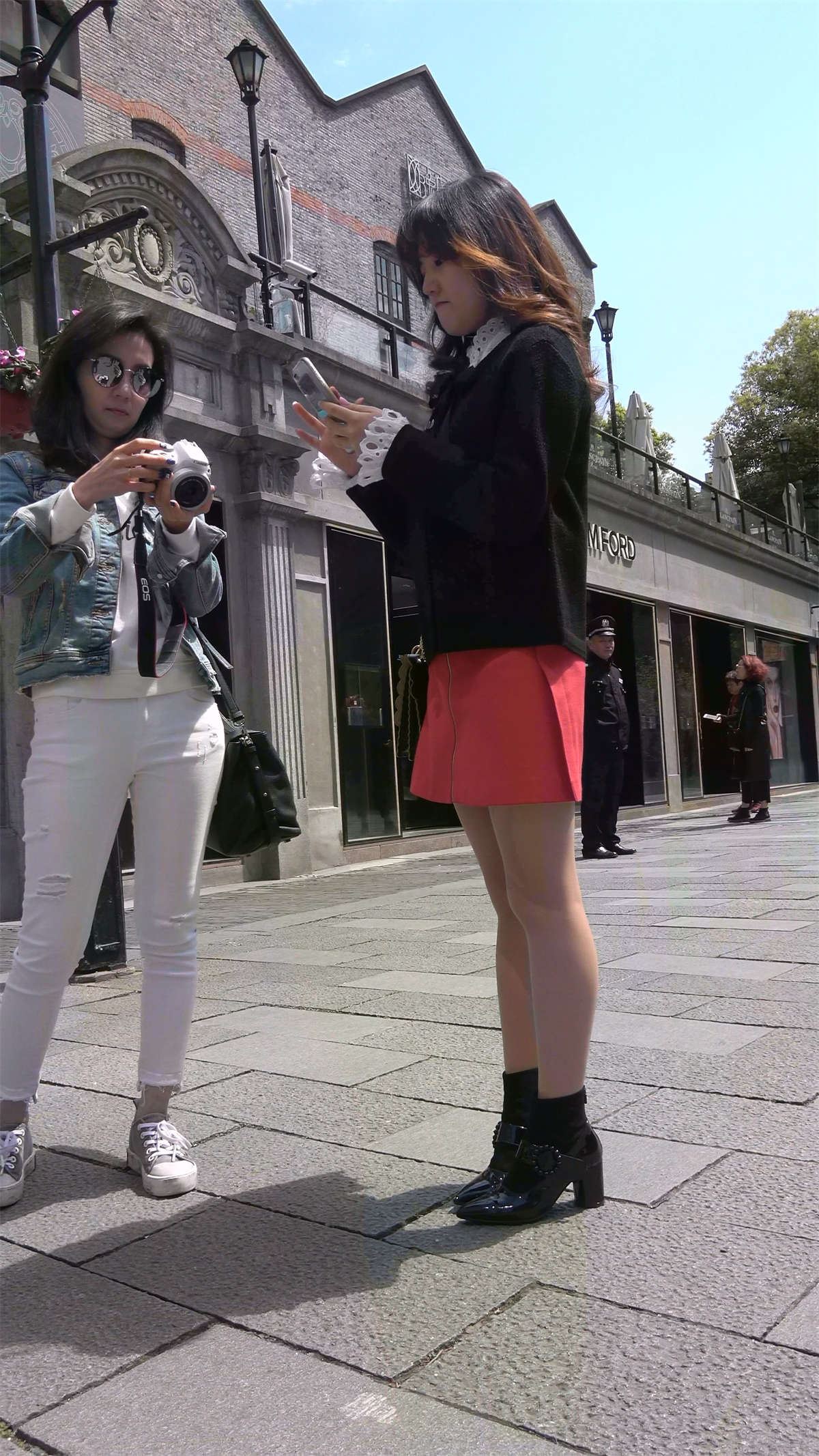 红色短裙丝袜性感美女
