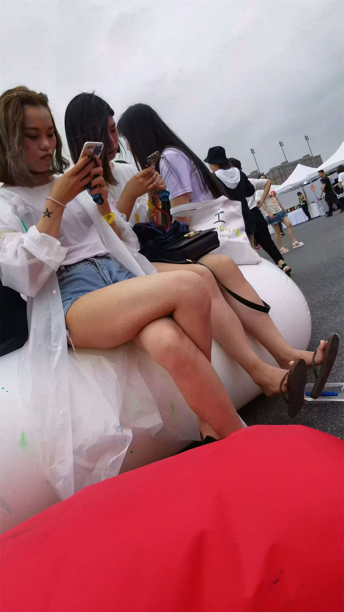 白皙美腿姐妹