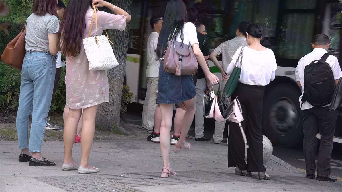 极度粉嫩玉足靓妹