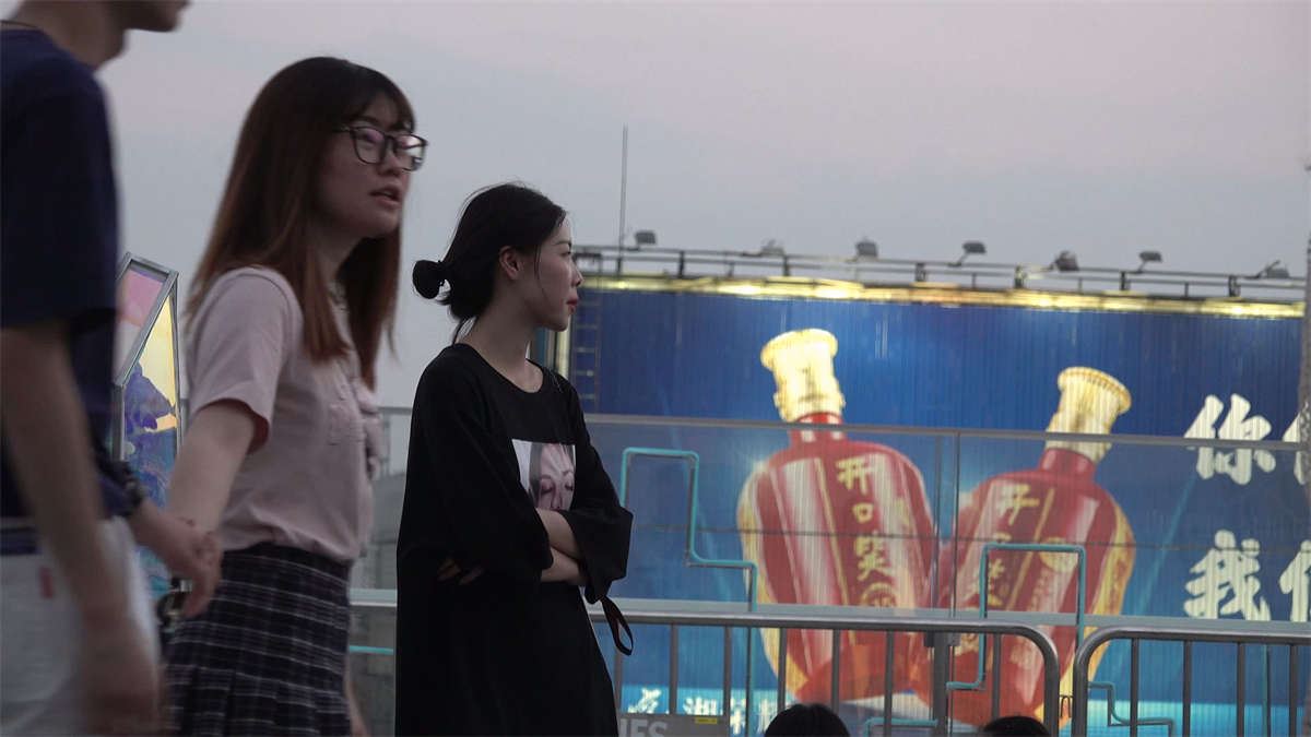 美足凉高跟靓妹