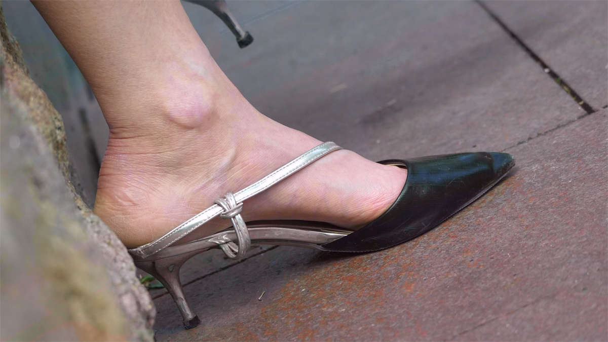 这是一双饱经风霜的美足
