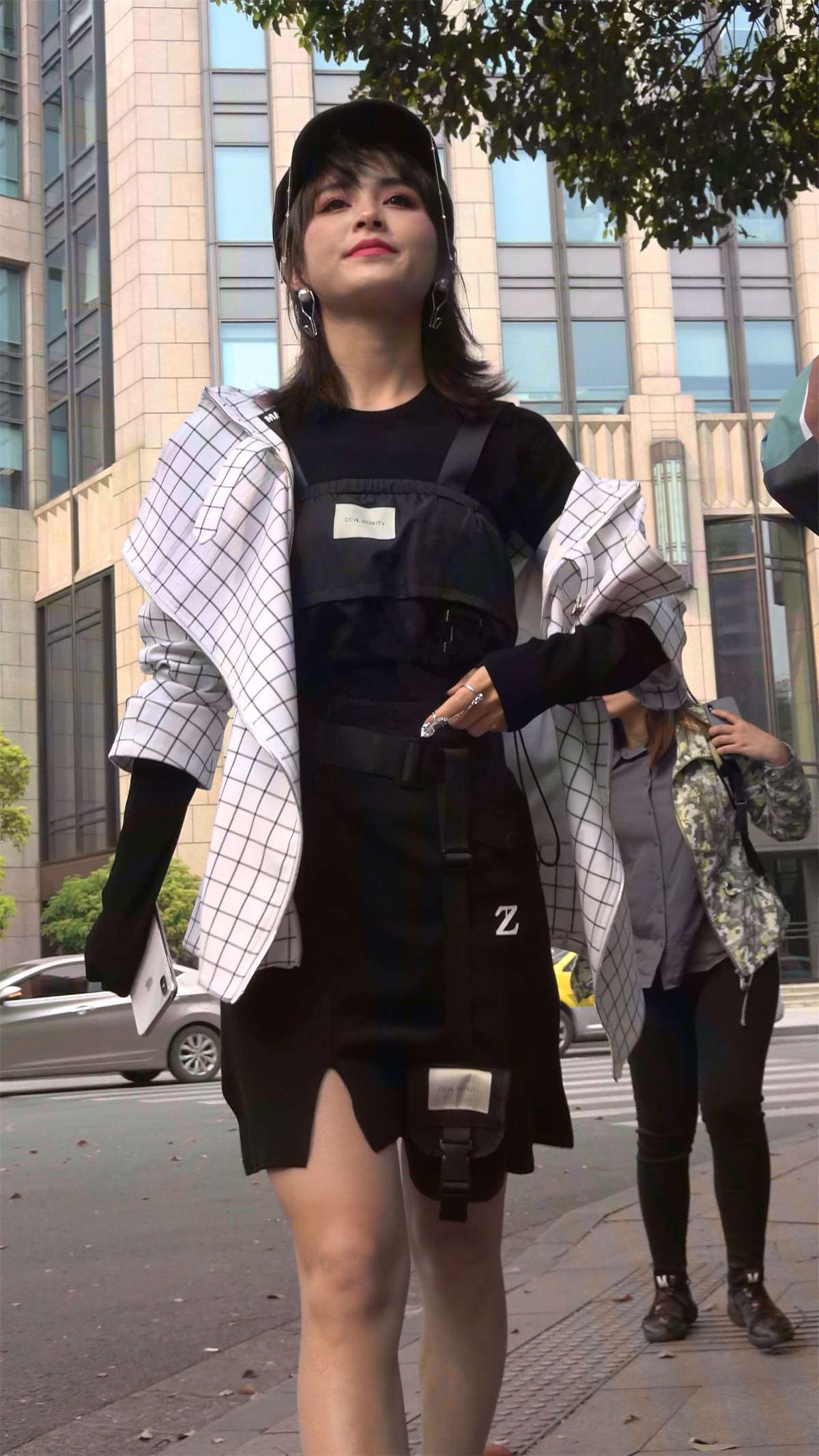 时尚的街拍美女