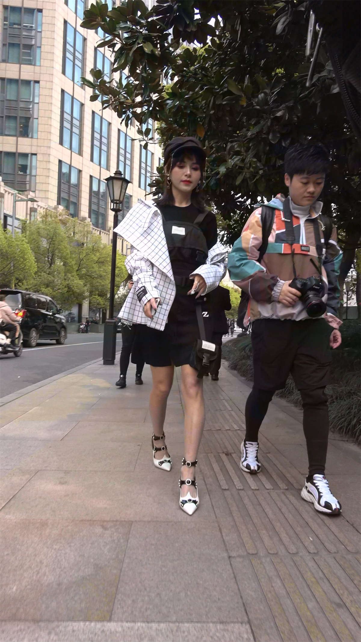 时尚的街拍美女