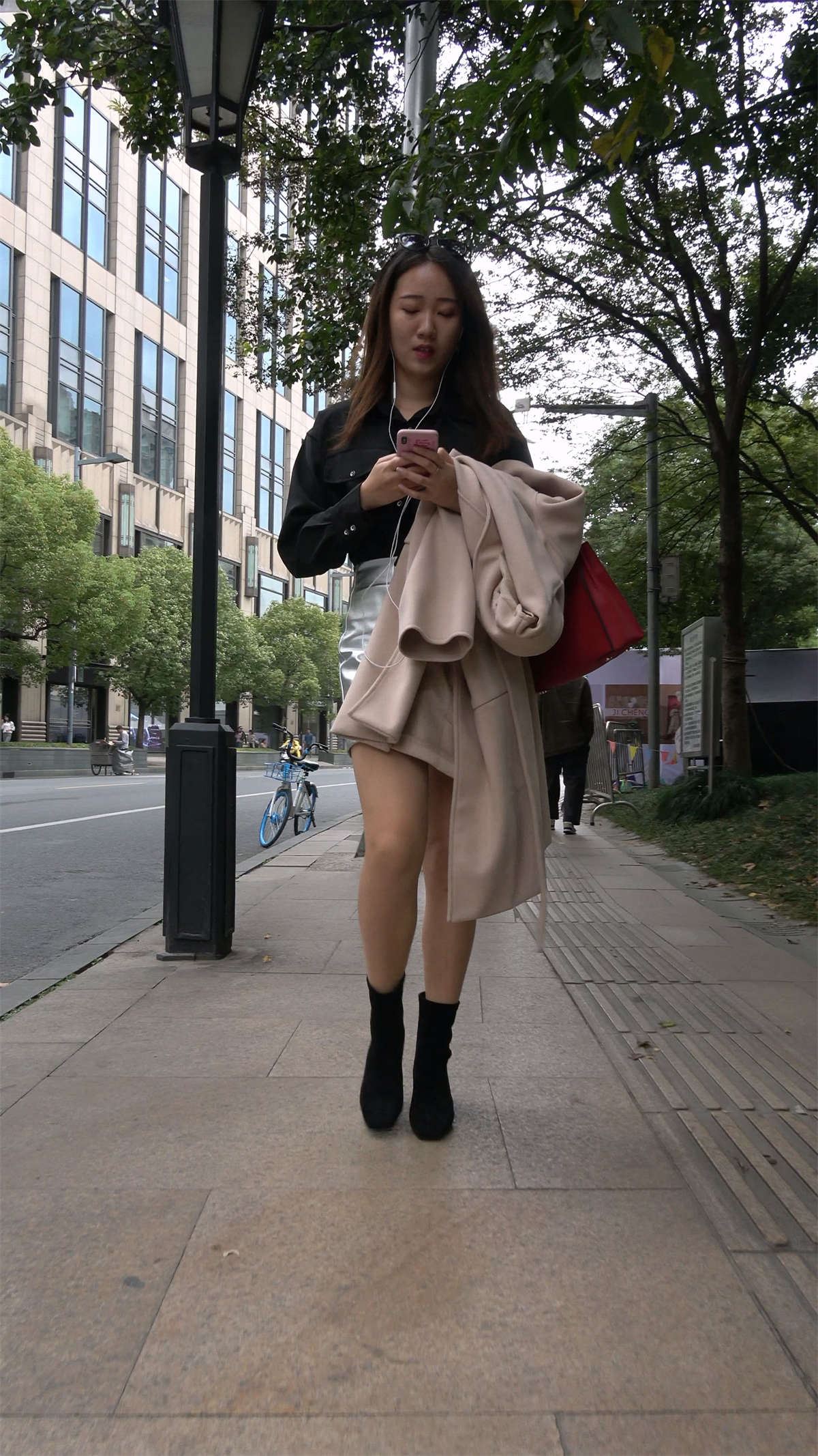 美腿皮裙性感气质漂亮美女