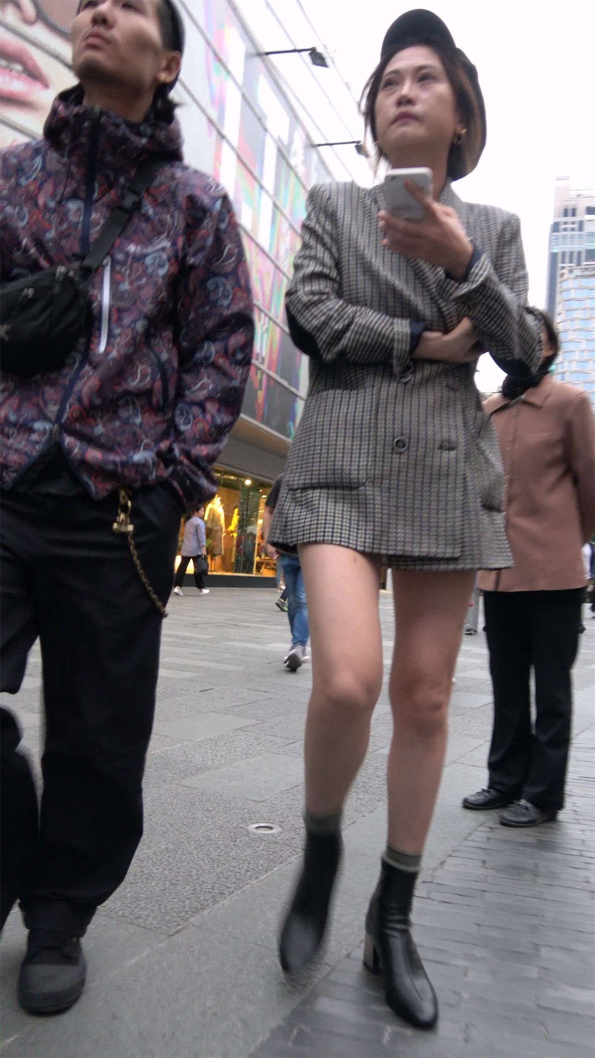 性感长腿热裤苗条美眉