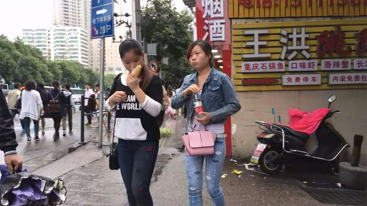 蓝牛MM的紧致圆臀