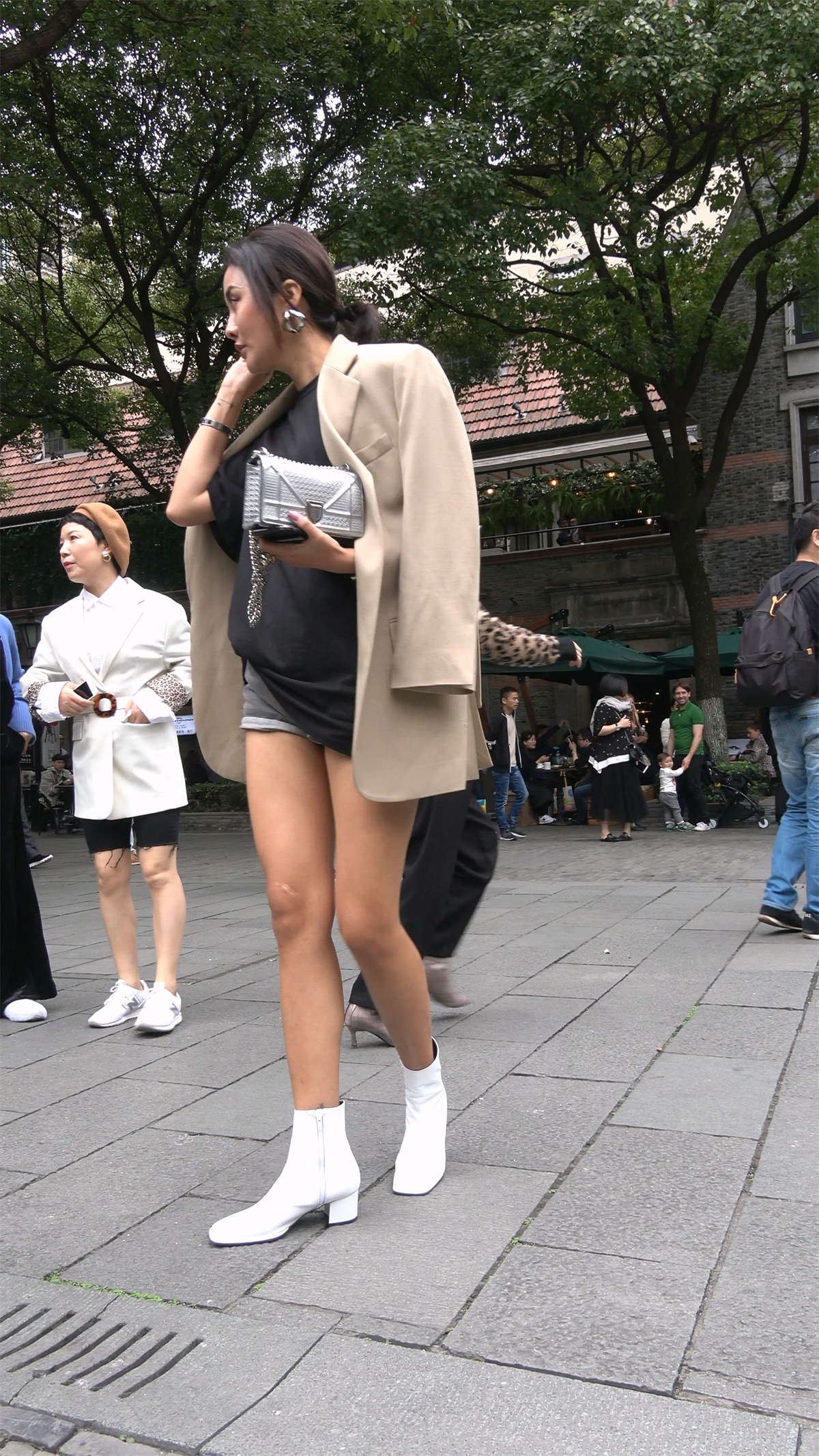 美腿美女大姐大