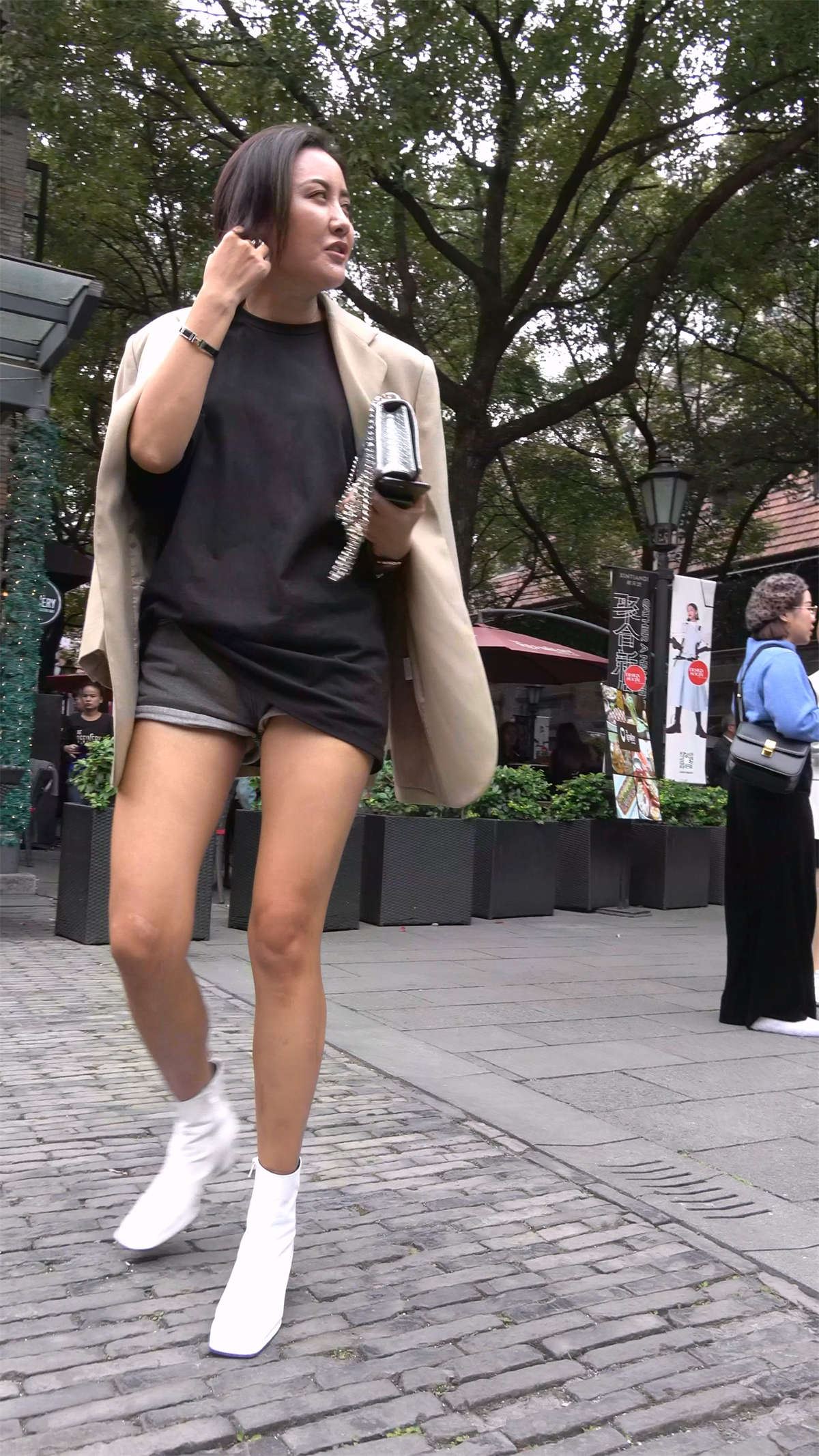 美腿美女大姐大