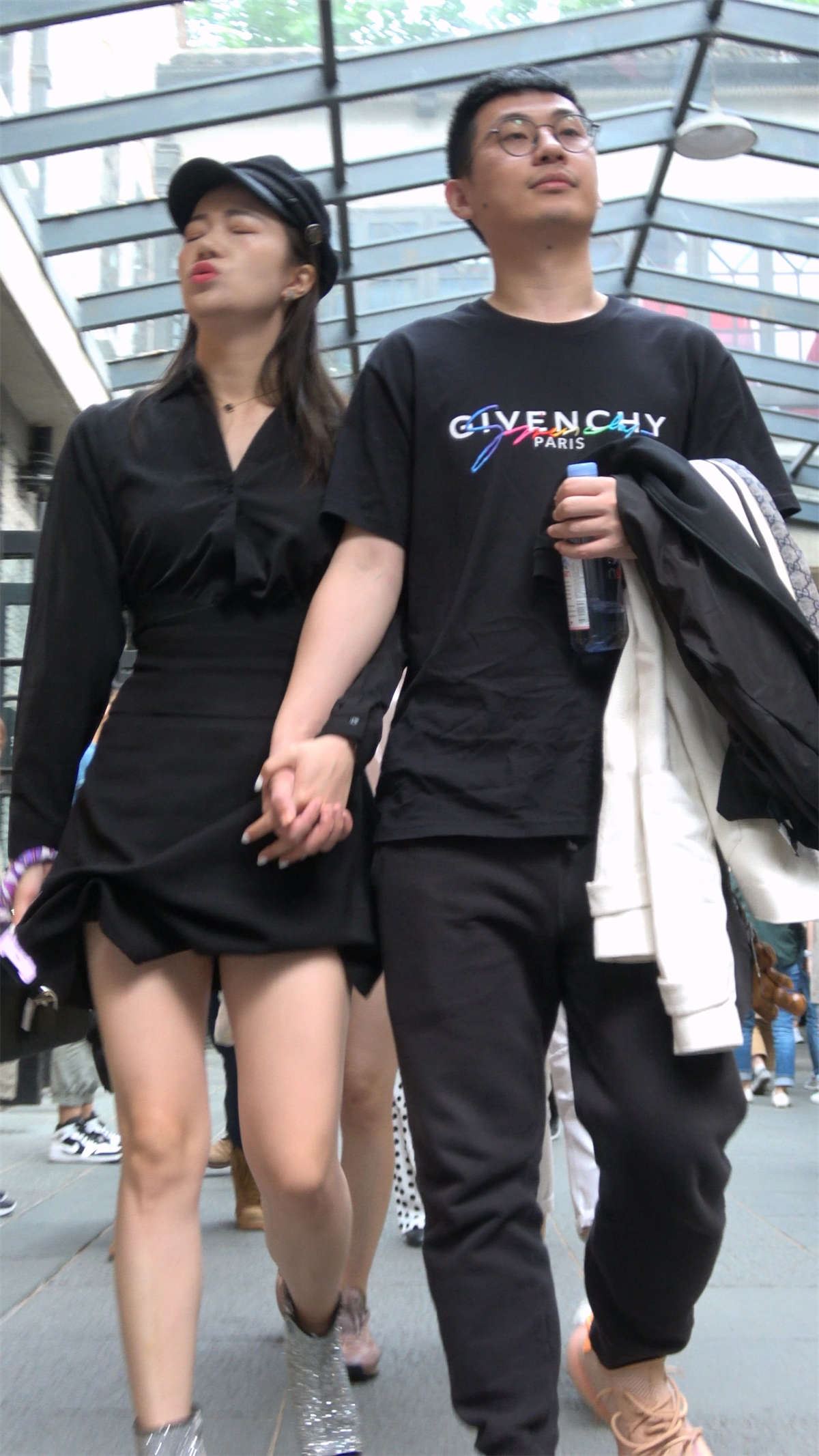 黑色系性感美腿黑帽子美女