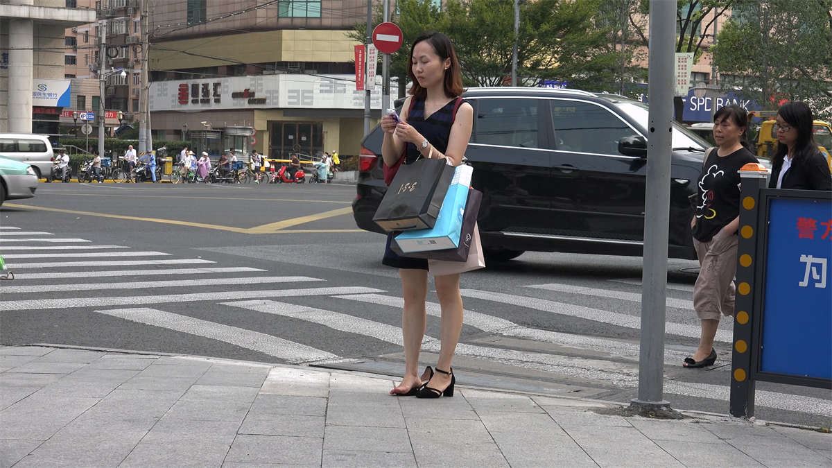 成熟知性高跟美女