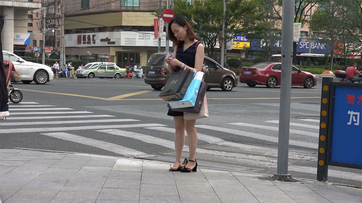 成熟知性高跟美女