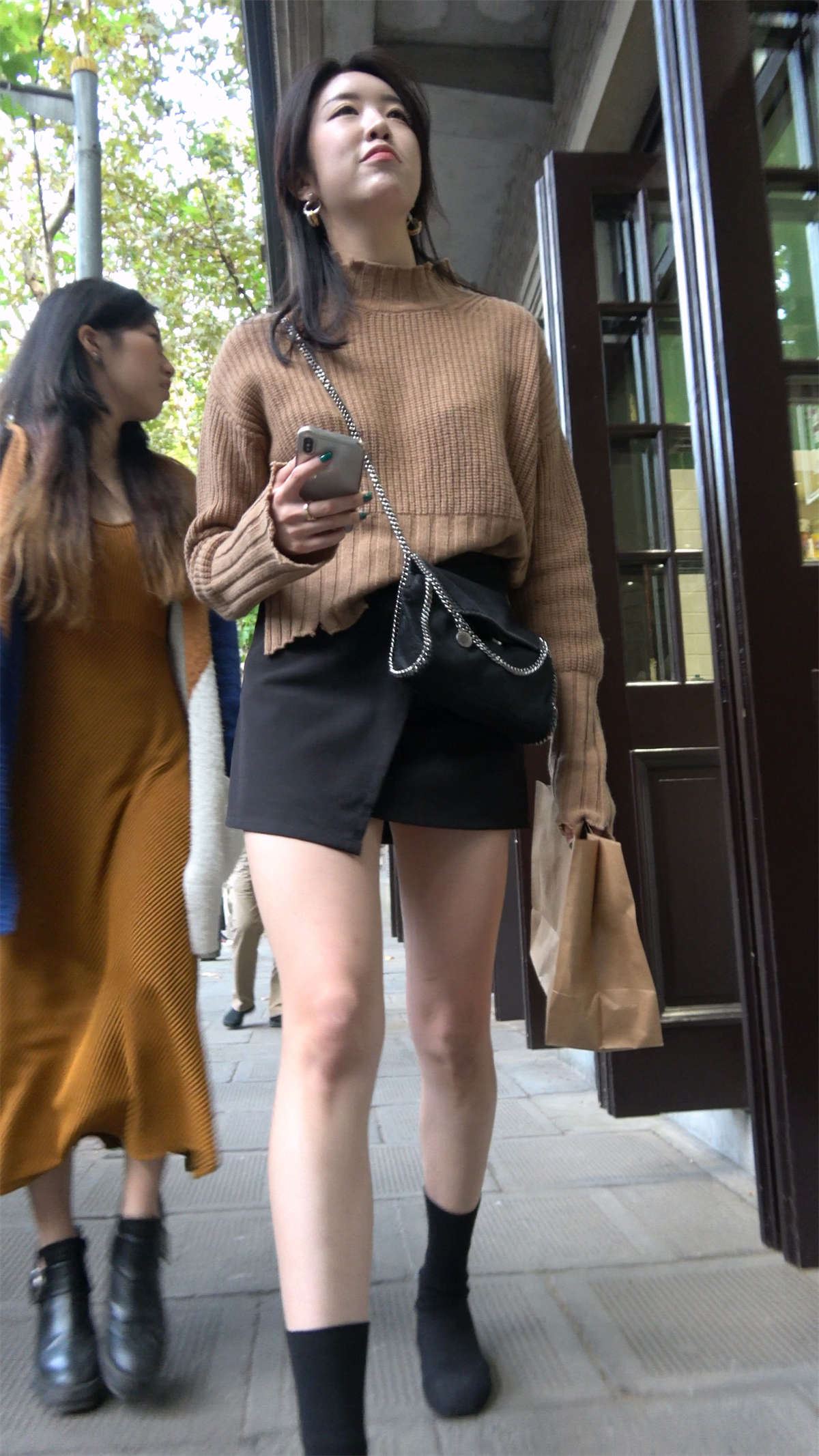 短裙美腿性感美女姐姐