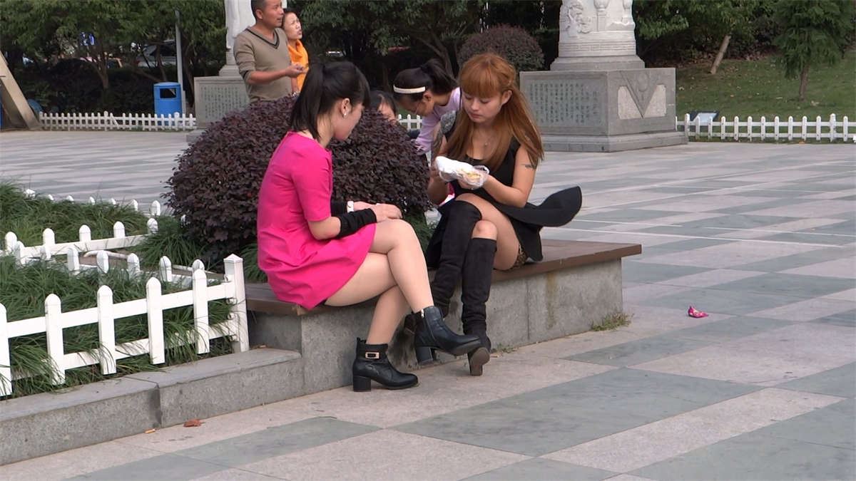 丝袜美女两位
