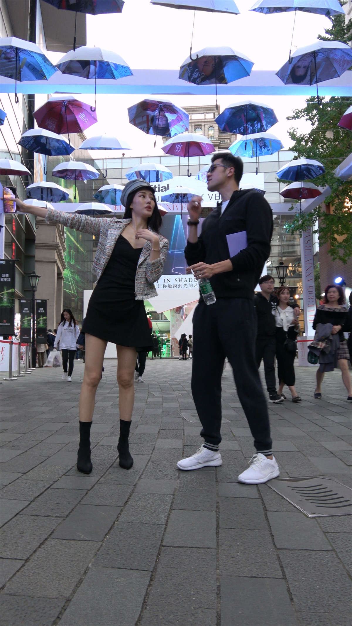 极品紧身牛仔模拍美女