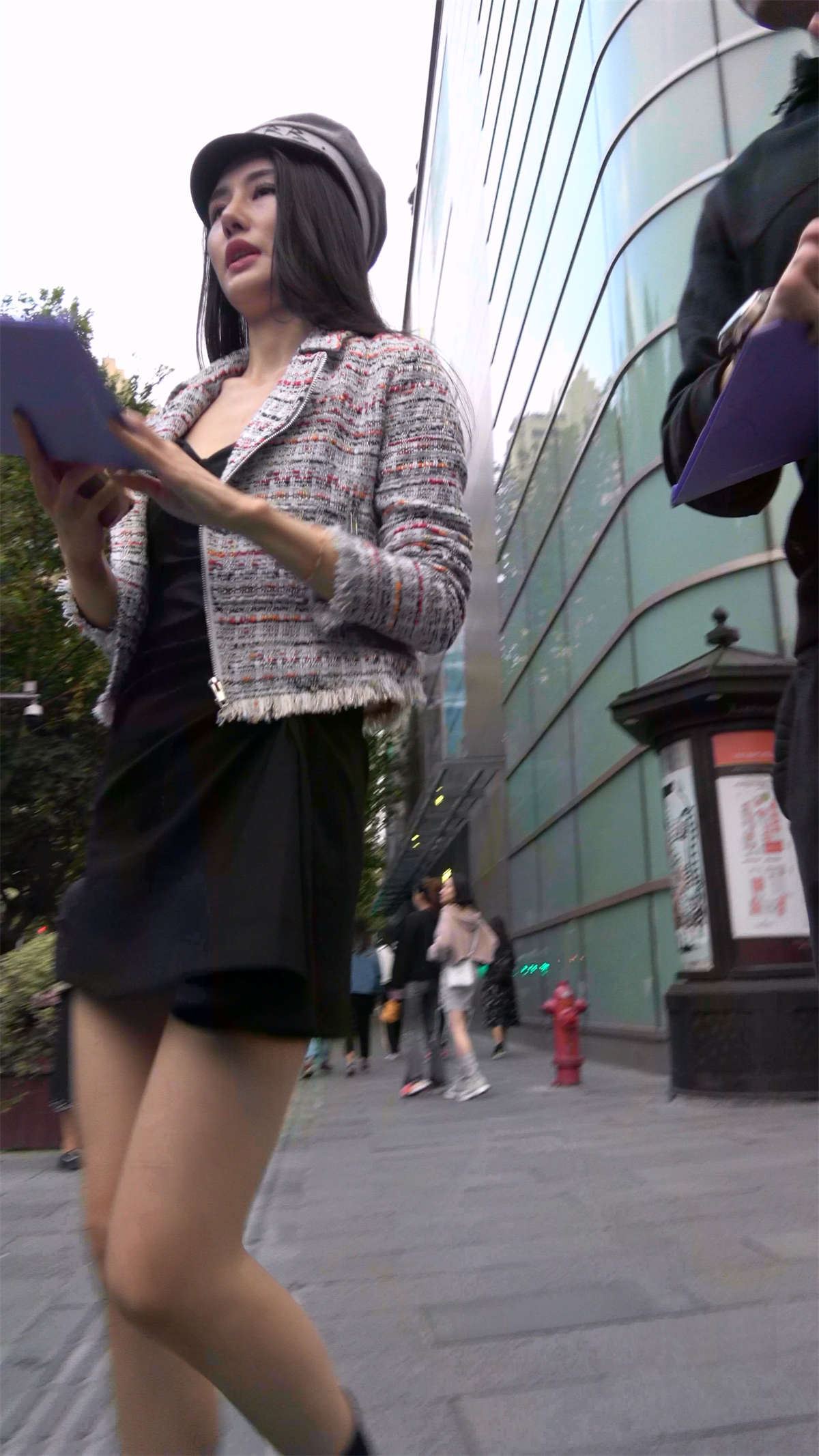 极品紧身牛仔模拍美女