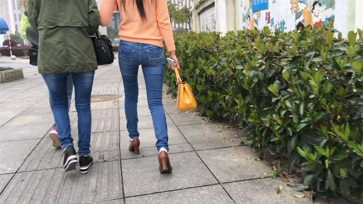 超紧绷的蓝牛MM姐妹