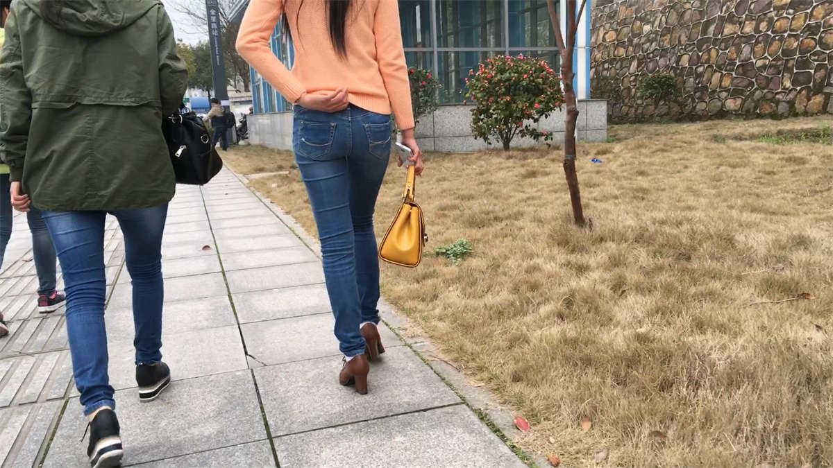 超紧绷的蓝牛MM姐妹