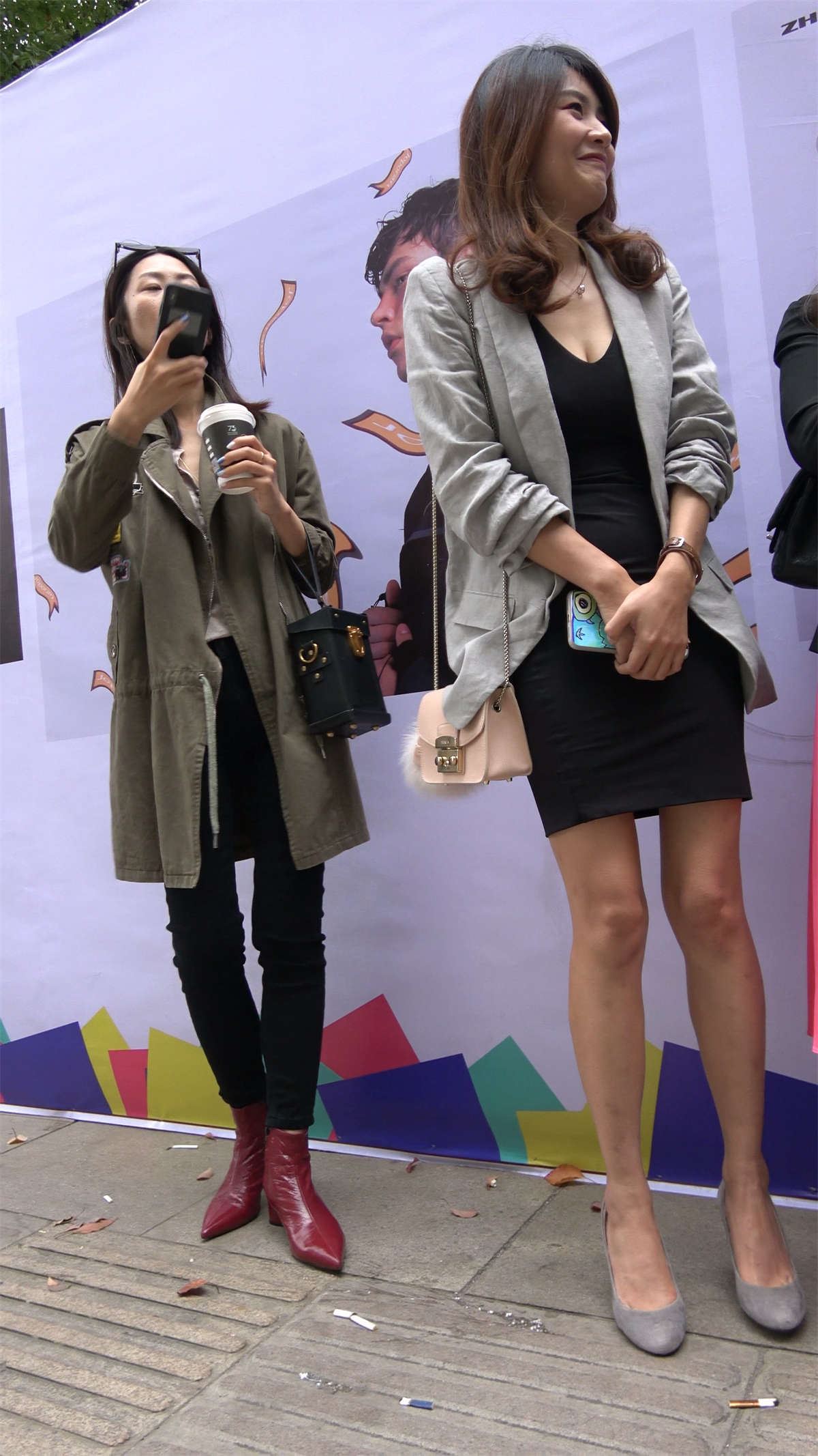 性感短裙成熟美女
