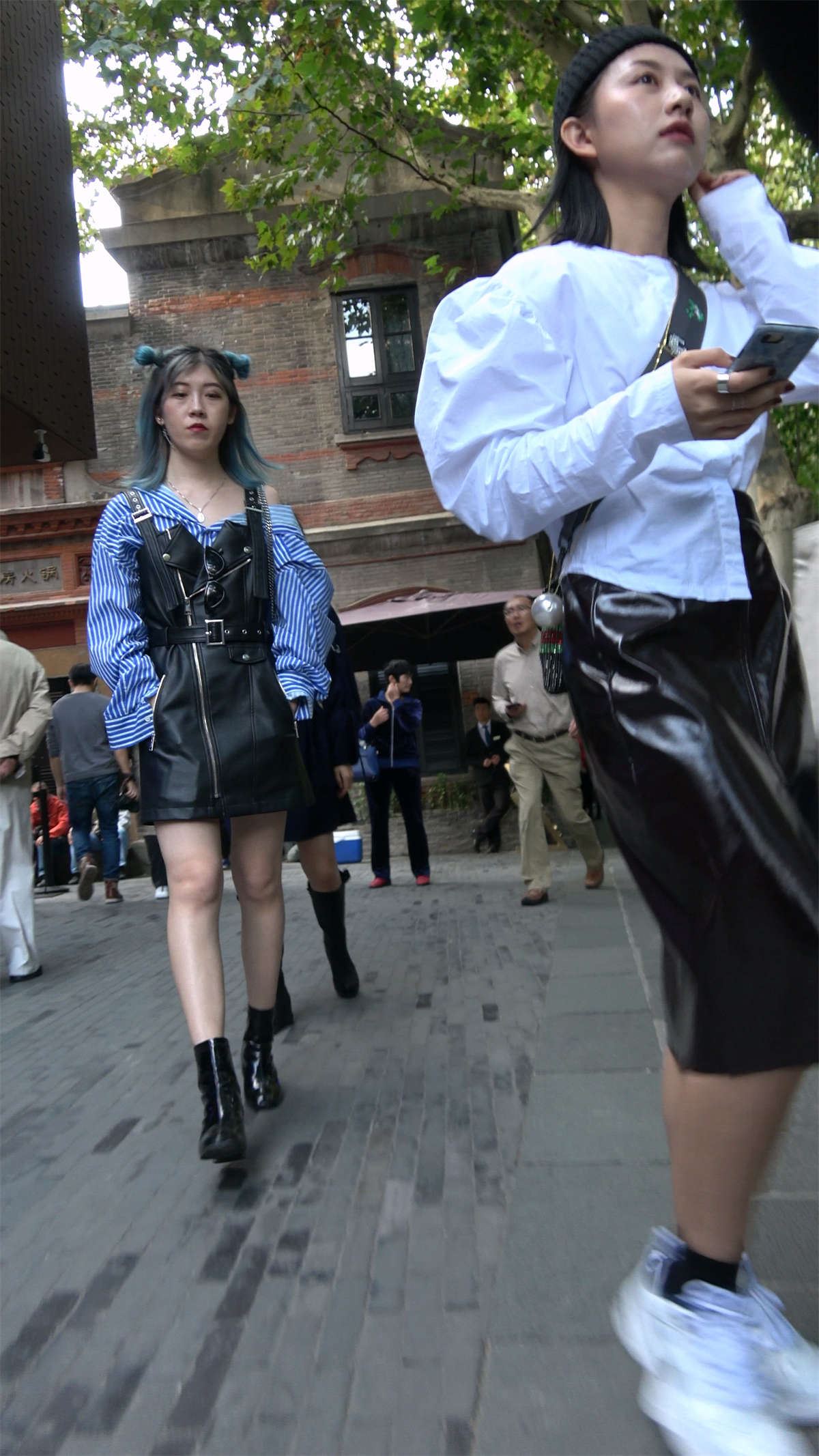 美腿皮裙美女