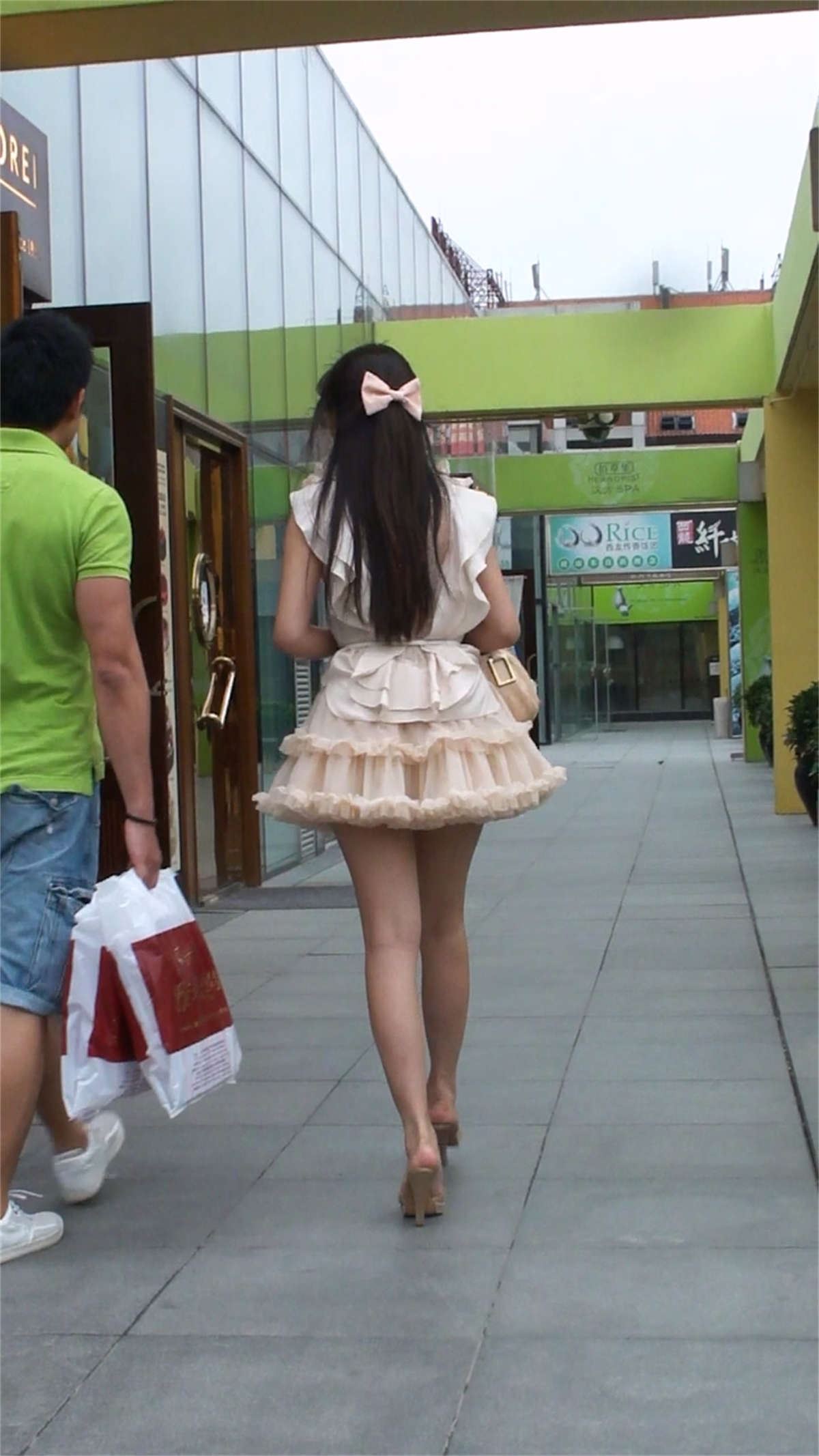 极品短裙高跟美女