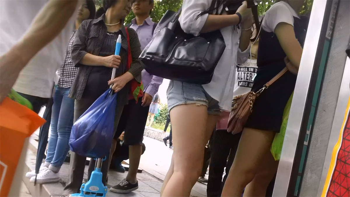超短牛仔热裤