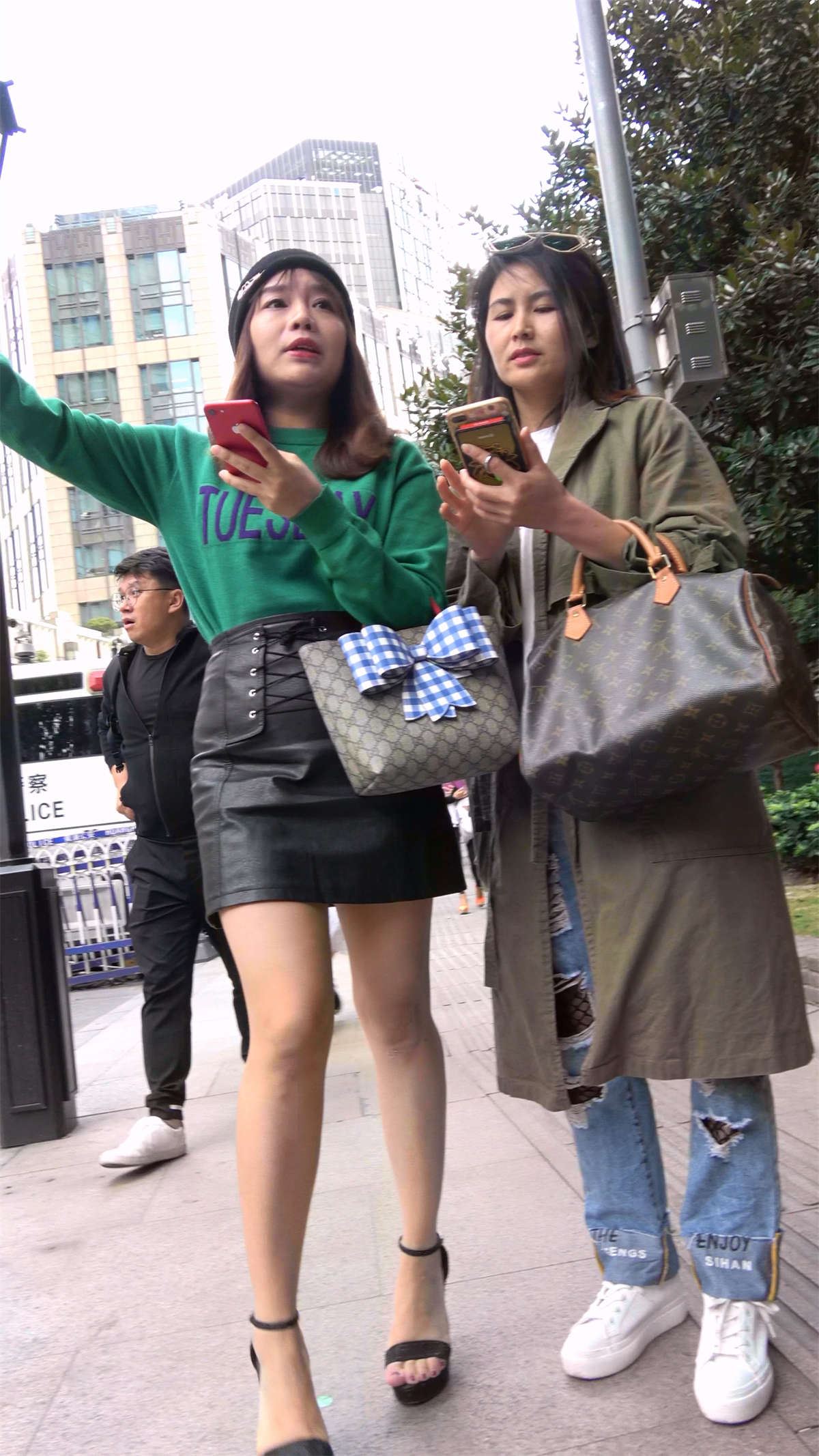 黑色短裙高跟美腿性感美女