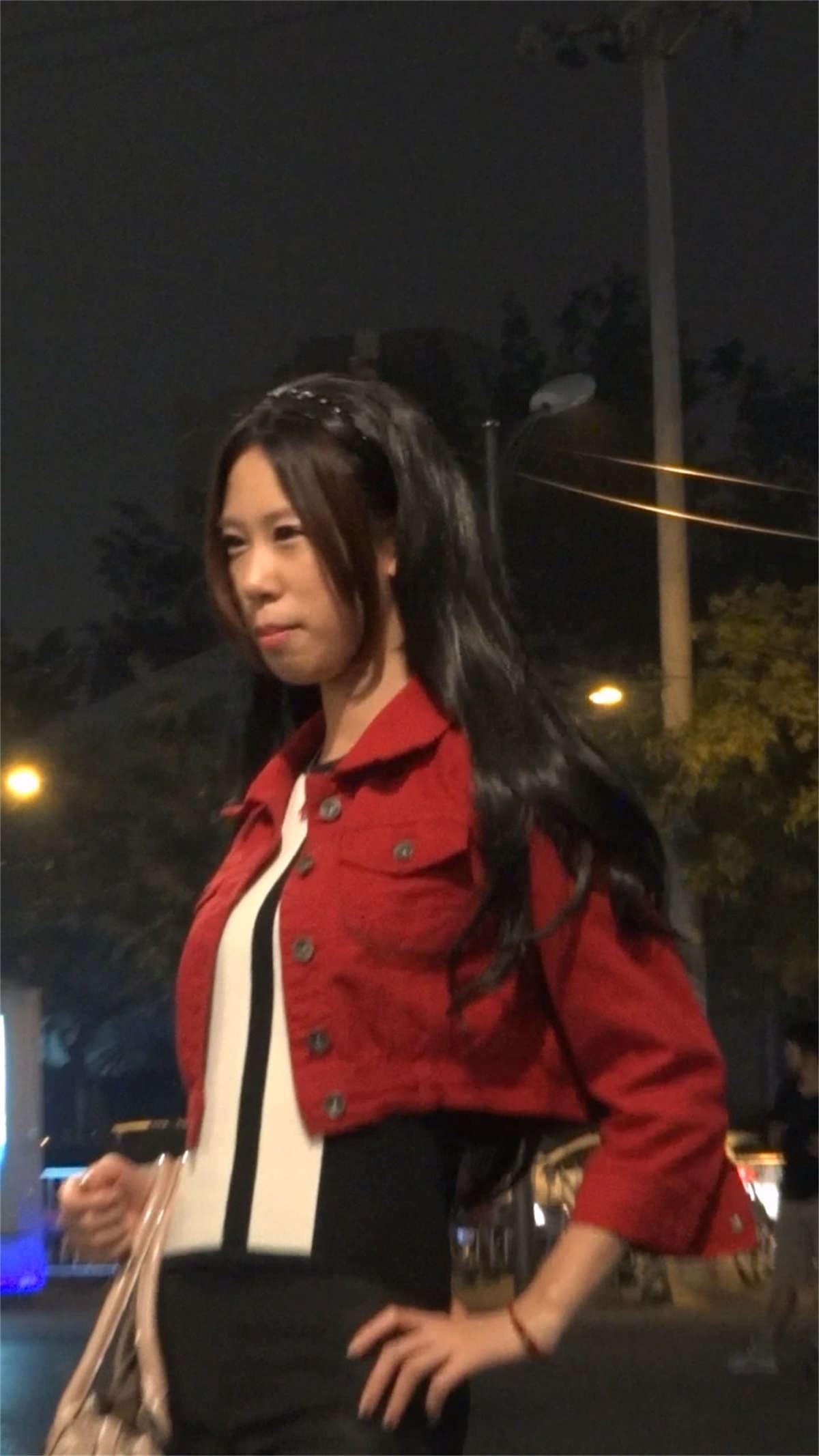 街拍紧身裤性感诱惑的美腿