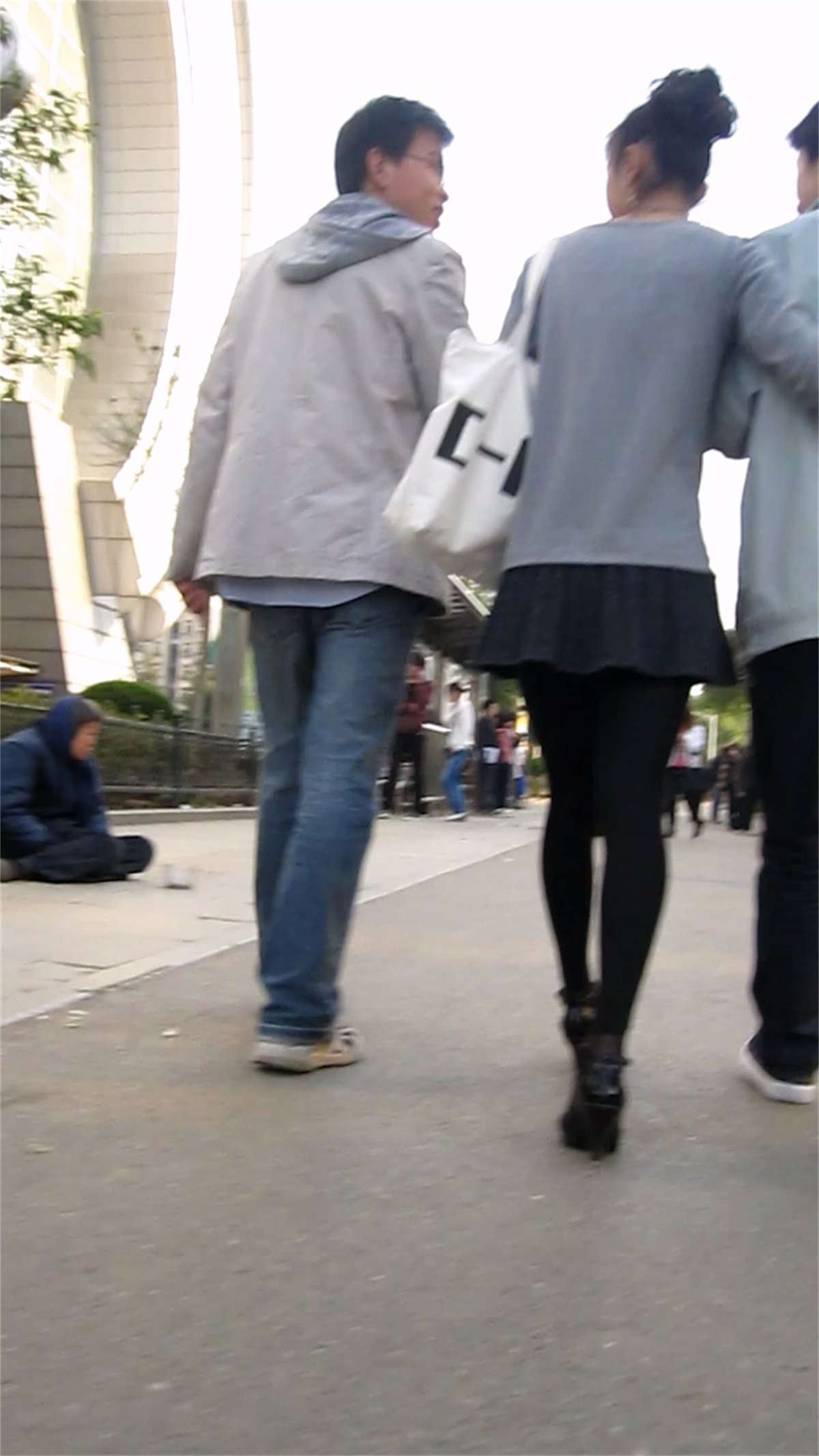 黑丝短裙学妹MM