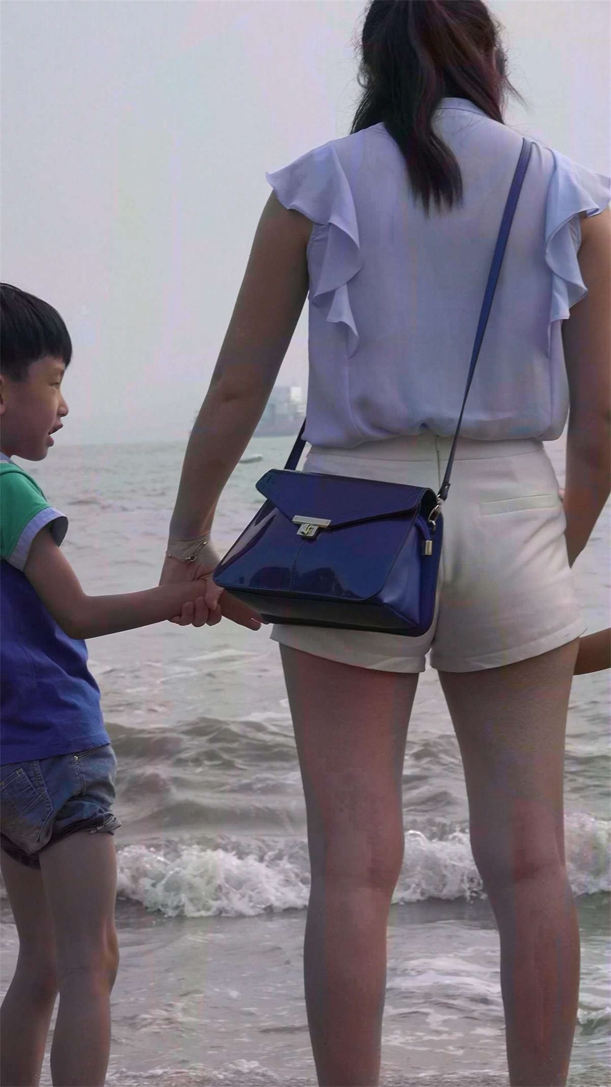 海边的极品韵味美少妇