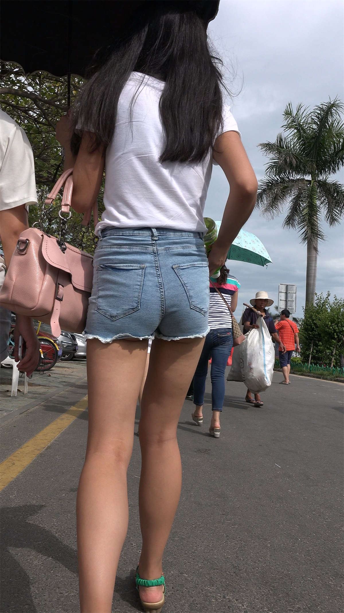 极品热裤小妹