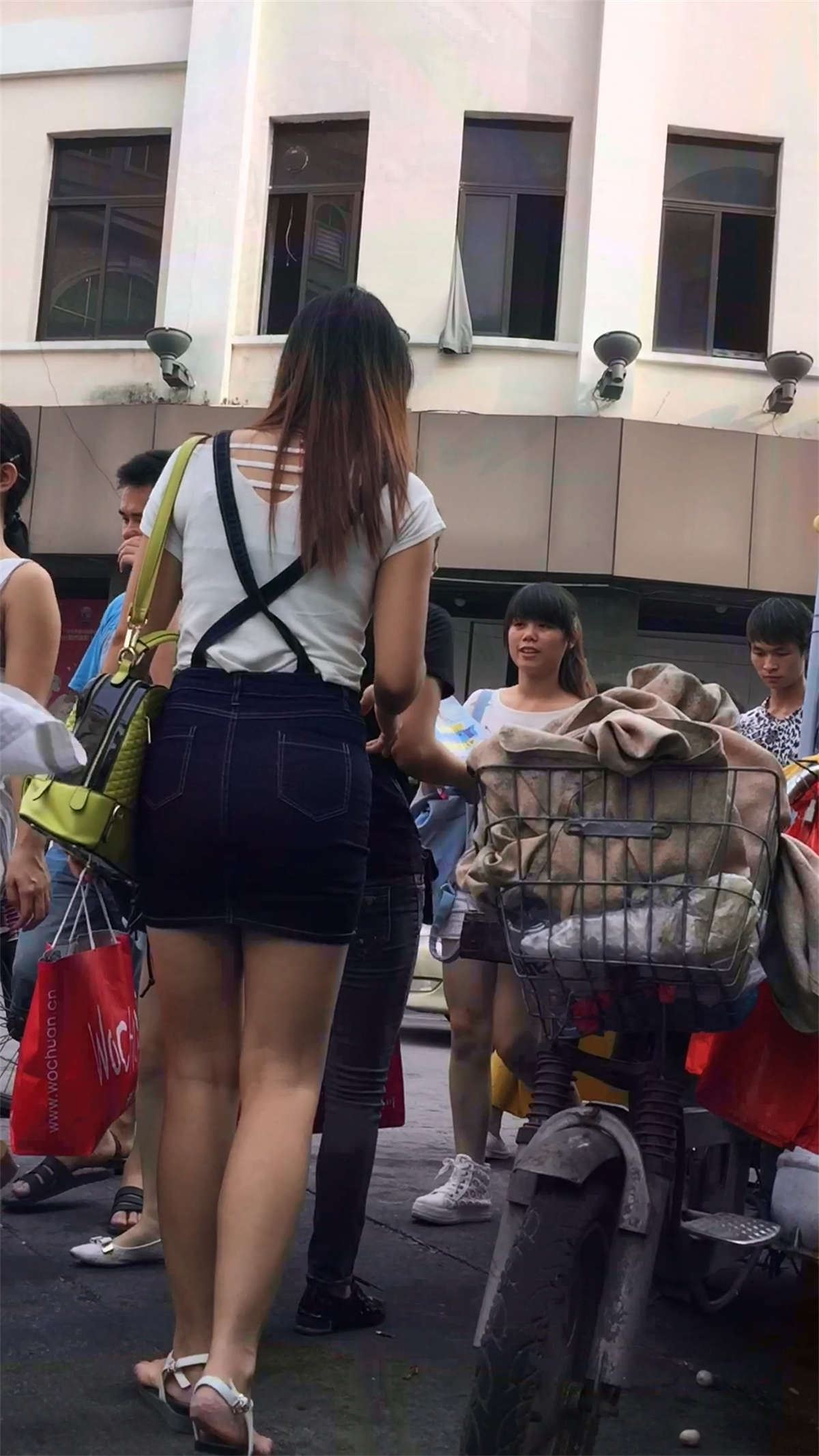 性感吊带包臀牛仔裙美腿女神
