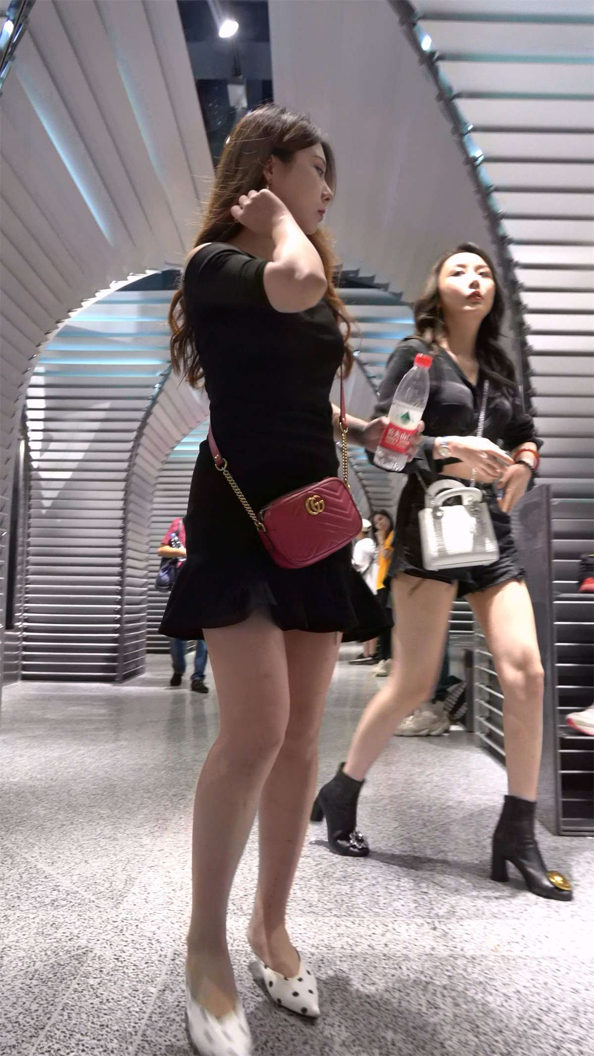 性感身材短裙短裤美女