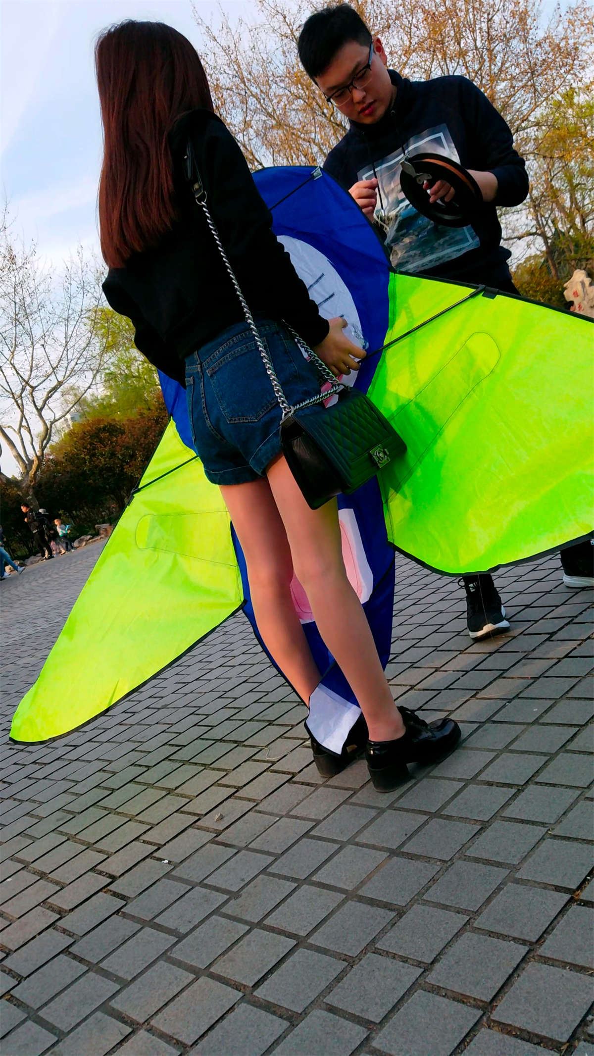 热裤清纯美女姐姐
