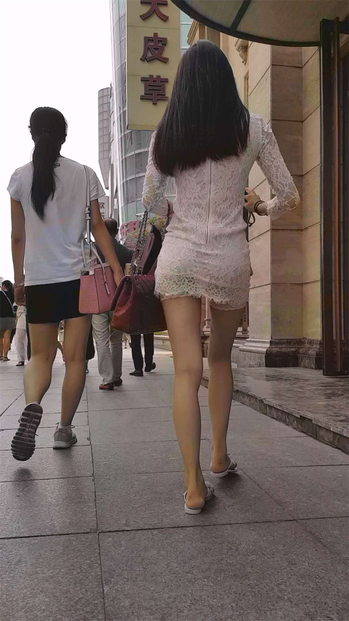 时尚前沿的包臀美女真实好性感