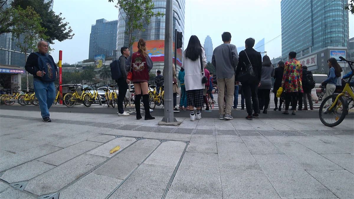 超短热裤圆美腿大美妞