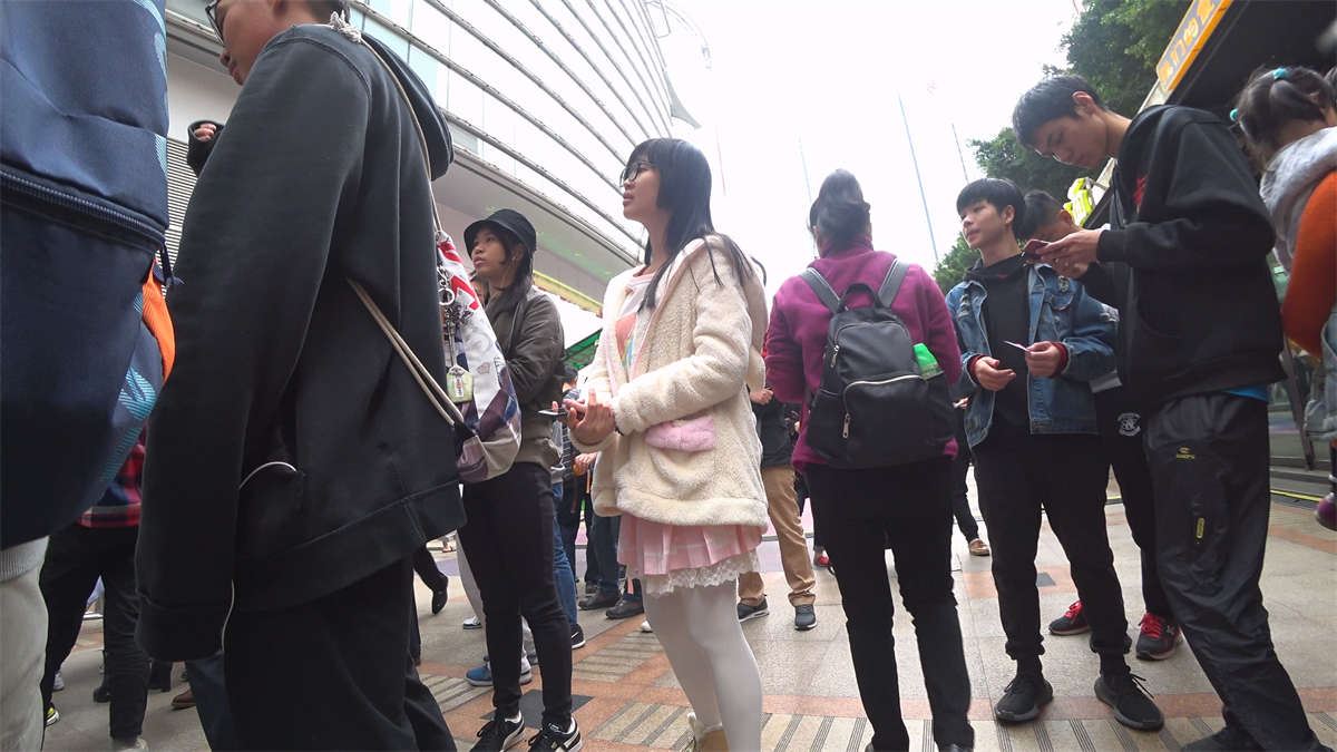 粉色裙小可爱清新风美眉